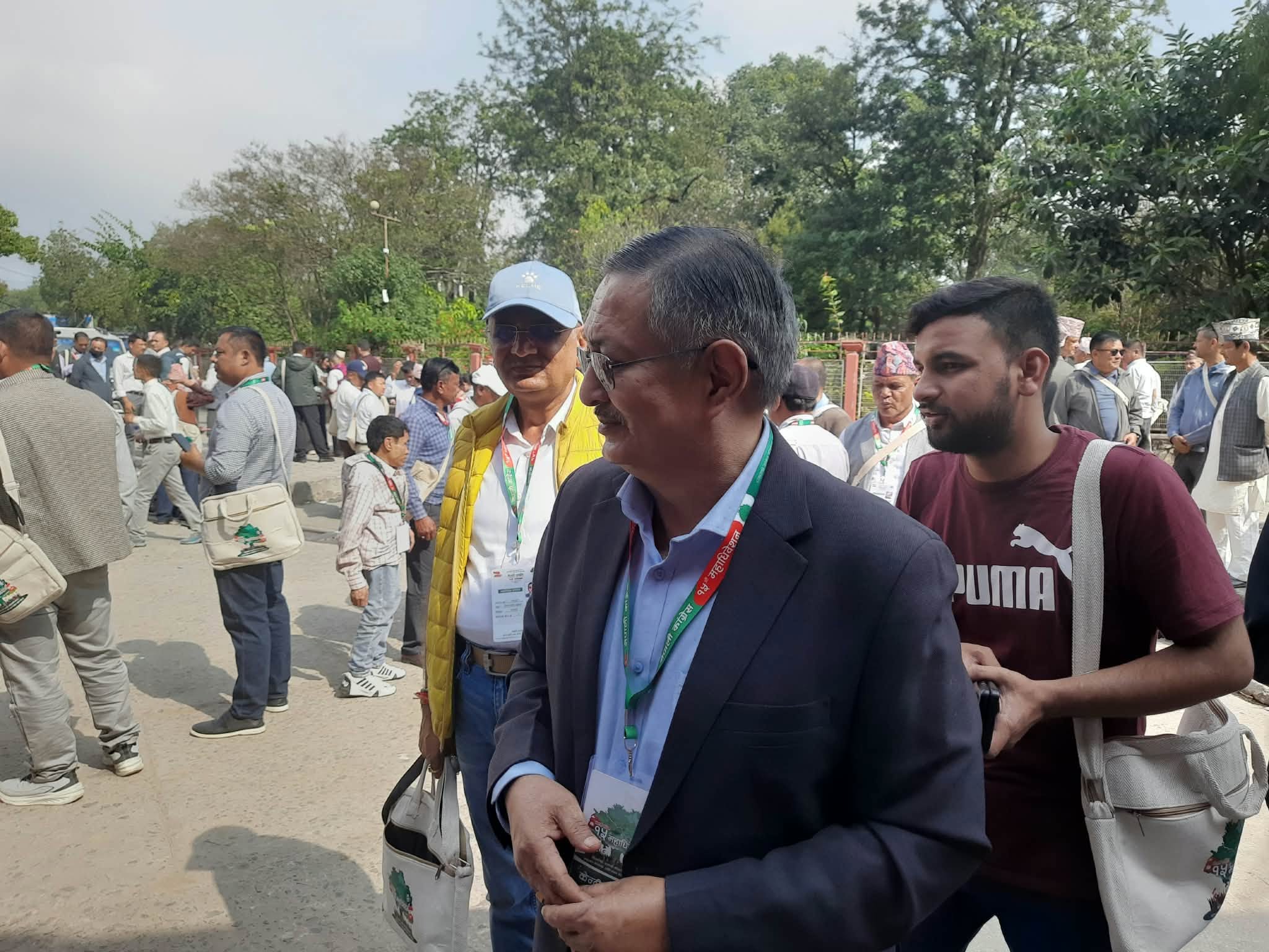महाधिवेशनस्थलमा बालकृष्ण खाँणले बढाए चहलपहल, उम्मेदवारीबारे के दिए जवाफ ?