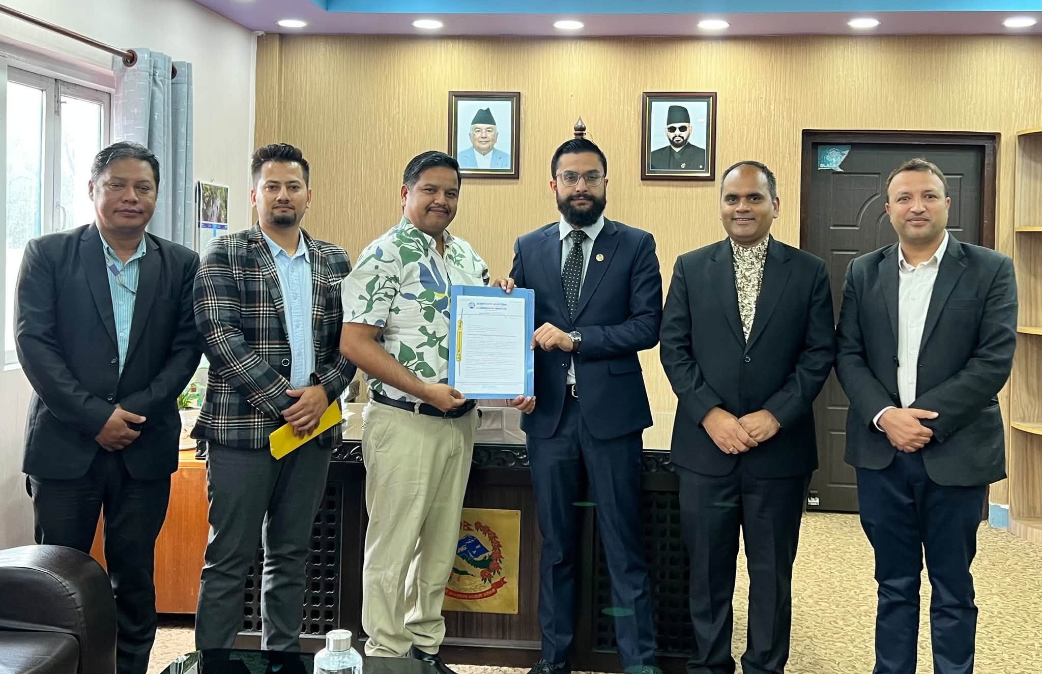 भोटेकोसी बाढीपीडितका लागि एसडीएन र चाँगुनारायण फाउन्डेसनले दिए १ करोड