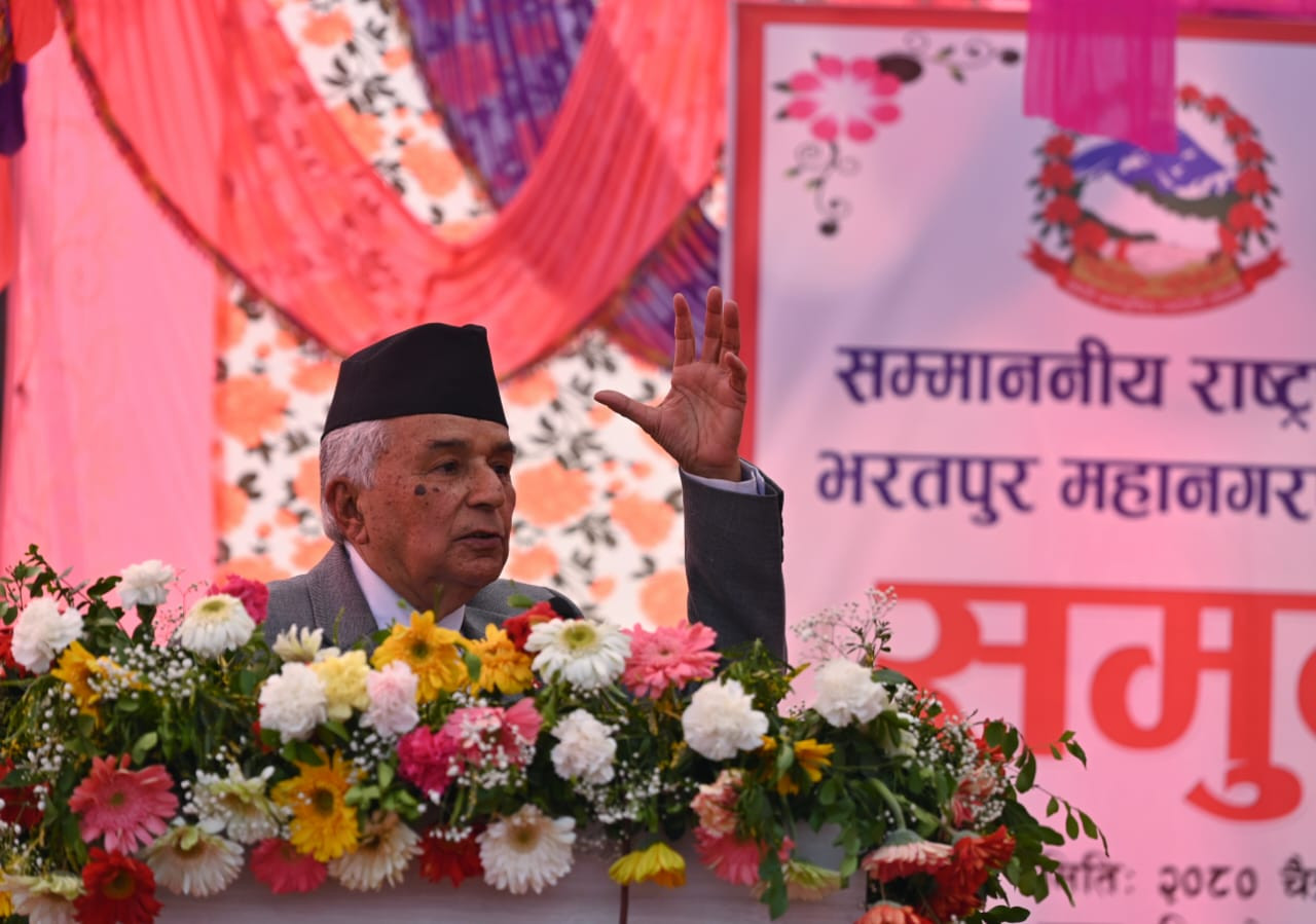 राजनीतिमा हात हाल्दिनँ : राष्ट्रपति पौडेल 
