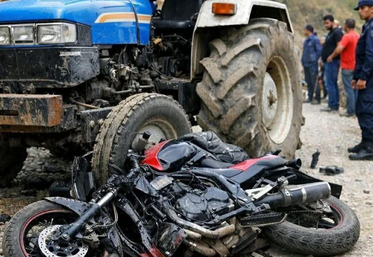डडेल्धुरामा ट्र्याक्टर र मोटरसाइकल ठोक्किँदा दुई जनाको मृत्यु 