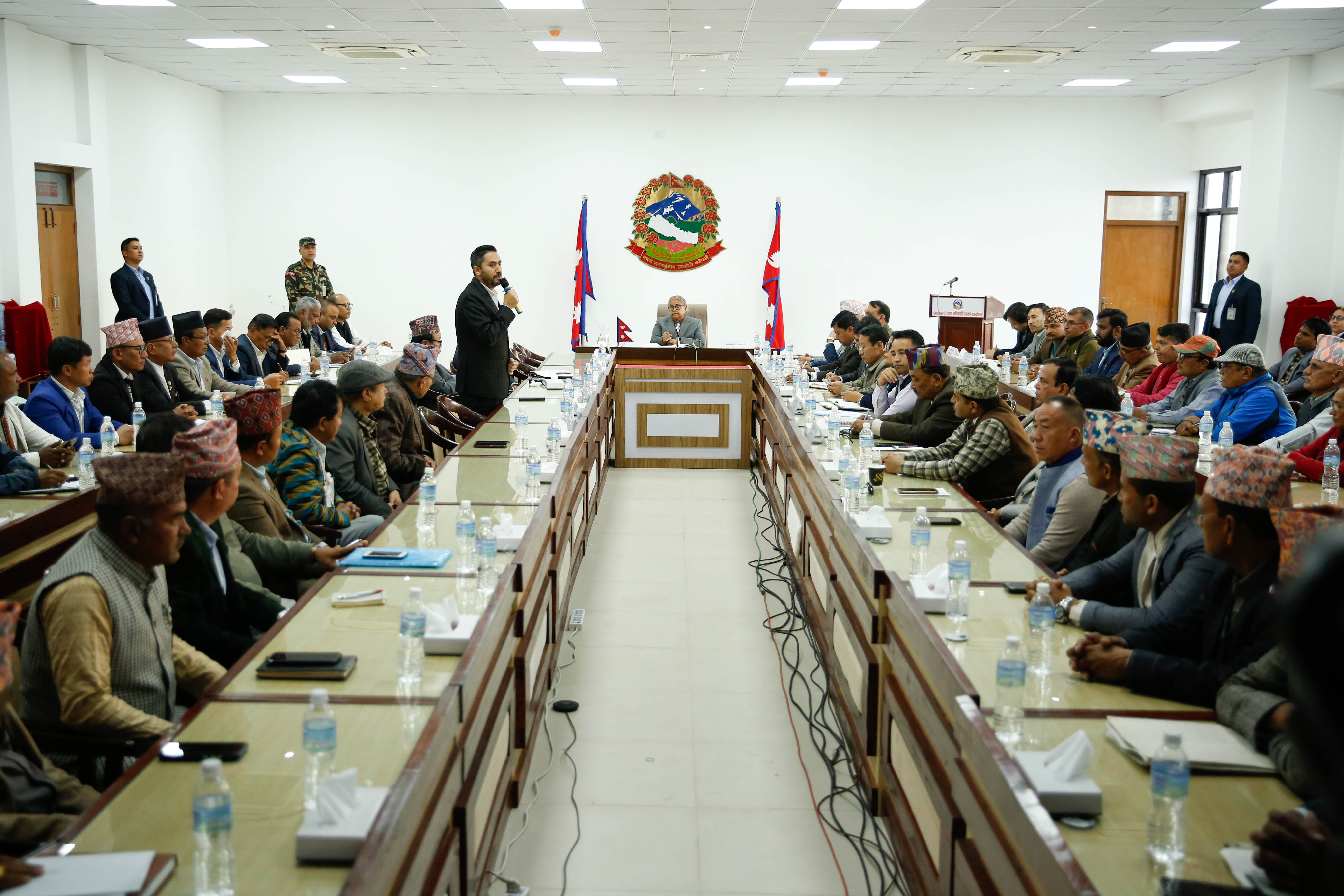 प्रधानमन्त्री र दलबीचकाे चार घण्टा लामाे छलफल सकियाे, चुनावी वातावरण बनाउन सुझाव