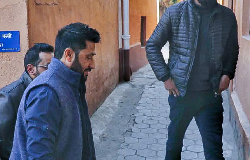 बालेनसँग वार्ता सकेर निस्किए रवि, पत्रकारसँग नबोली हिँडे