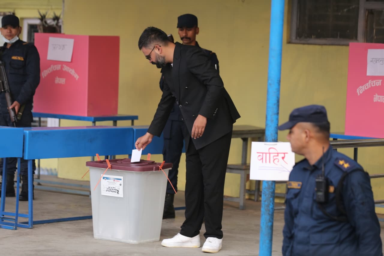 सिनामंगल पुगेर बालेनले गरे मतदान (तस्वीरहरू)