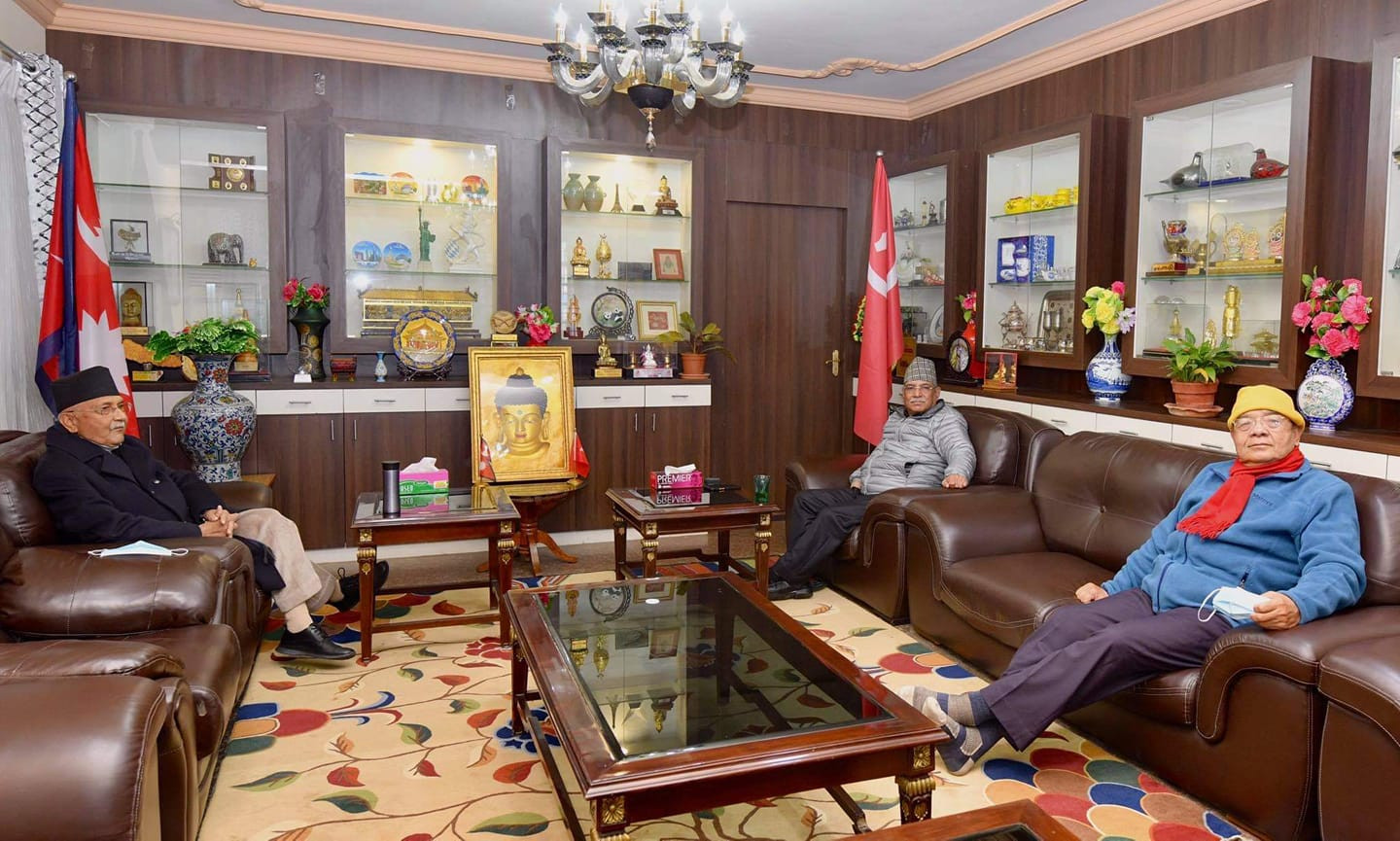आफूविरुद्धको प्रतिवेदन फिर्ता लिन ओलीको आग्रह, प्रचण्ड-नेपालले फेरि गरे अस्वीकार