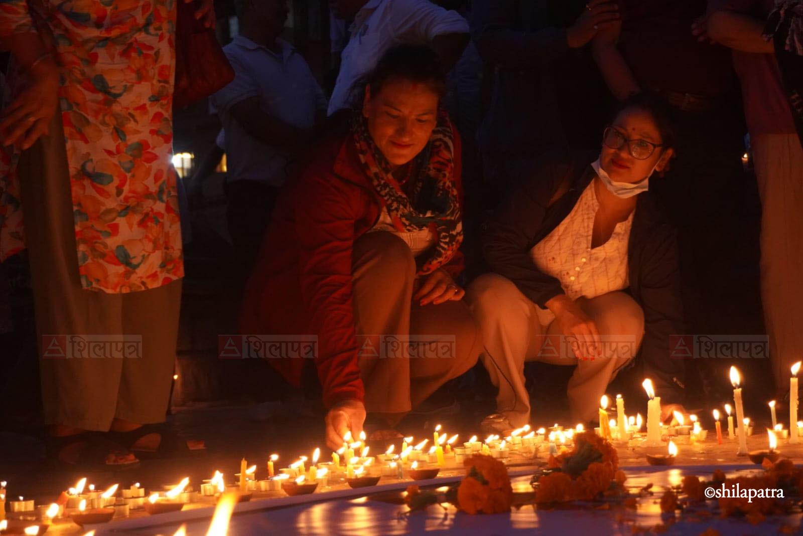 रसुवा बाढीमा ज्यान गुमाएकाको सम्झनामा दीप प्रज्ज्वलन (तस्वीरहरू)