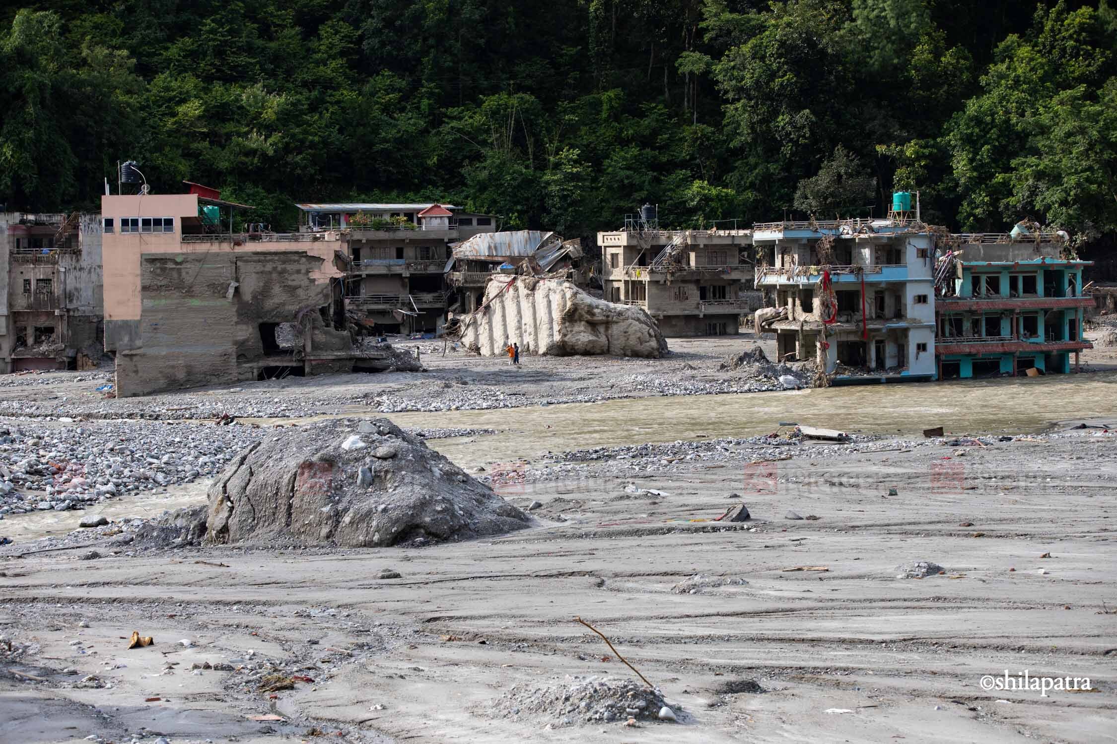भोटेकोसी बाढीपीडितका लागि एमाले कर्णाली संसदीय दलले १५ हजारका दरले सहयोग गर्ने