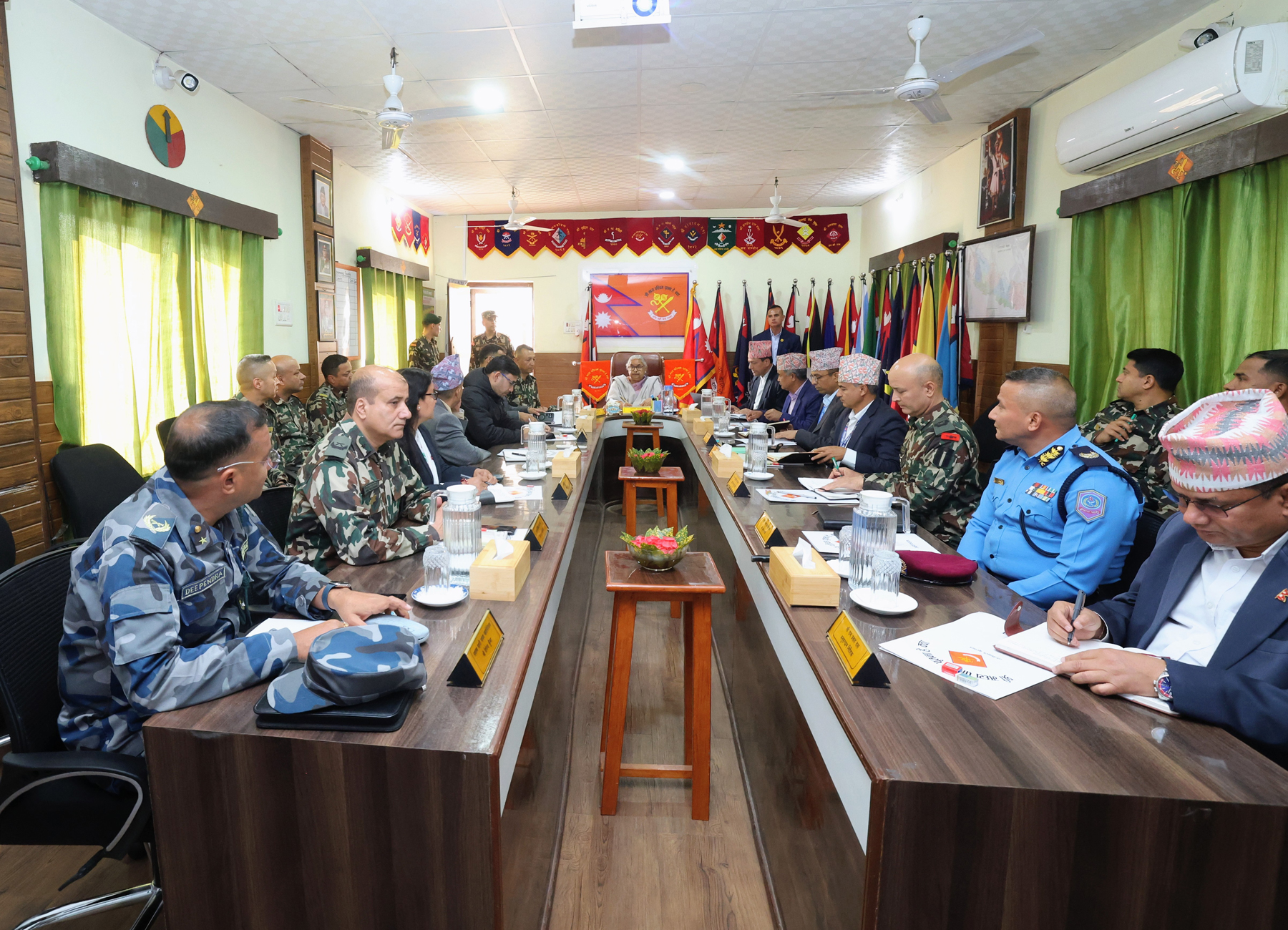 शान्तिपूर्ण रूपमा निर्वाचन सम्पन्न गराउन लुम्बिनीका सुरक्षा अधिकारीलाई प्रधानमन्त्रीको निर्देशन
