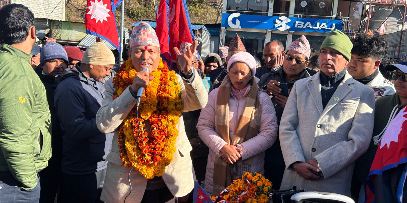 अछाममा भीम रावल: पार्टी छोड्‌न तयार छैनन् एमाले नेता-कार्यकर्ता