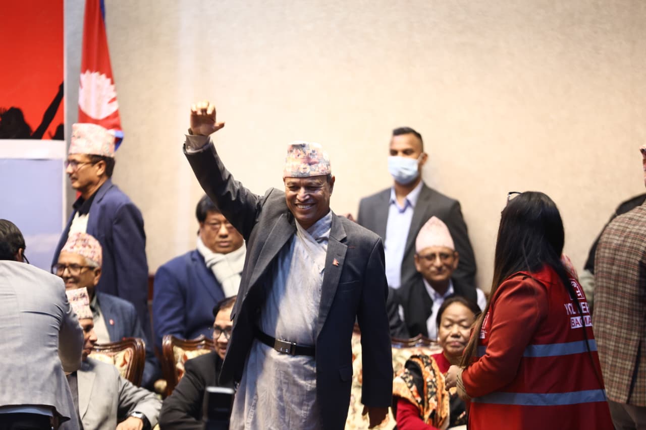 संकटमा जसलाई धोका दिए, अहिले उनीहरूकै शरणमा पुगे