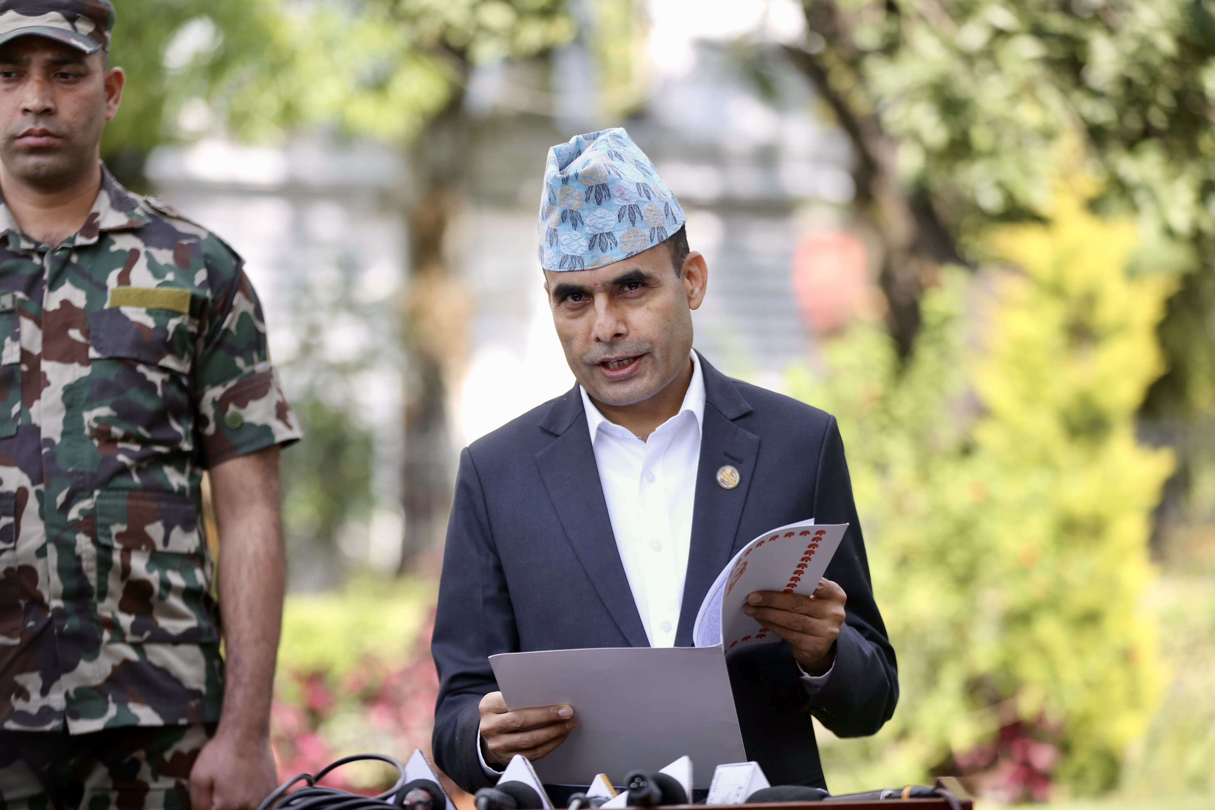खगेन्द्र सुनारको अडियो काण्डबारे पत्रकारको प्रश्नमा सञ्चारमन्त्रीले के भने ?