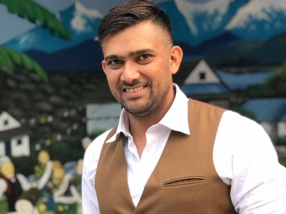 कमेडी च्याम्पियनका टोली चढेको गाडी दुर्घटना, विशाल भण्डारीलगायत ६ जना घाइते 