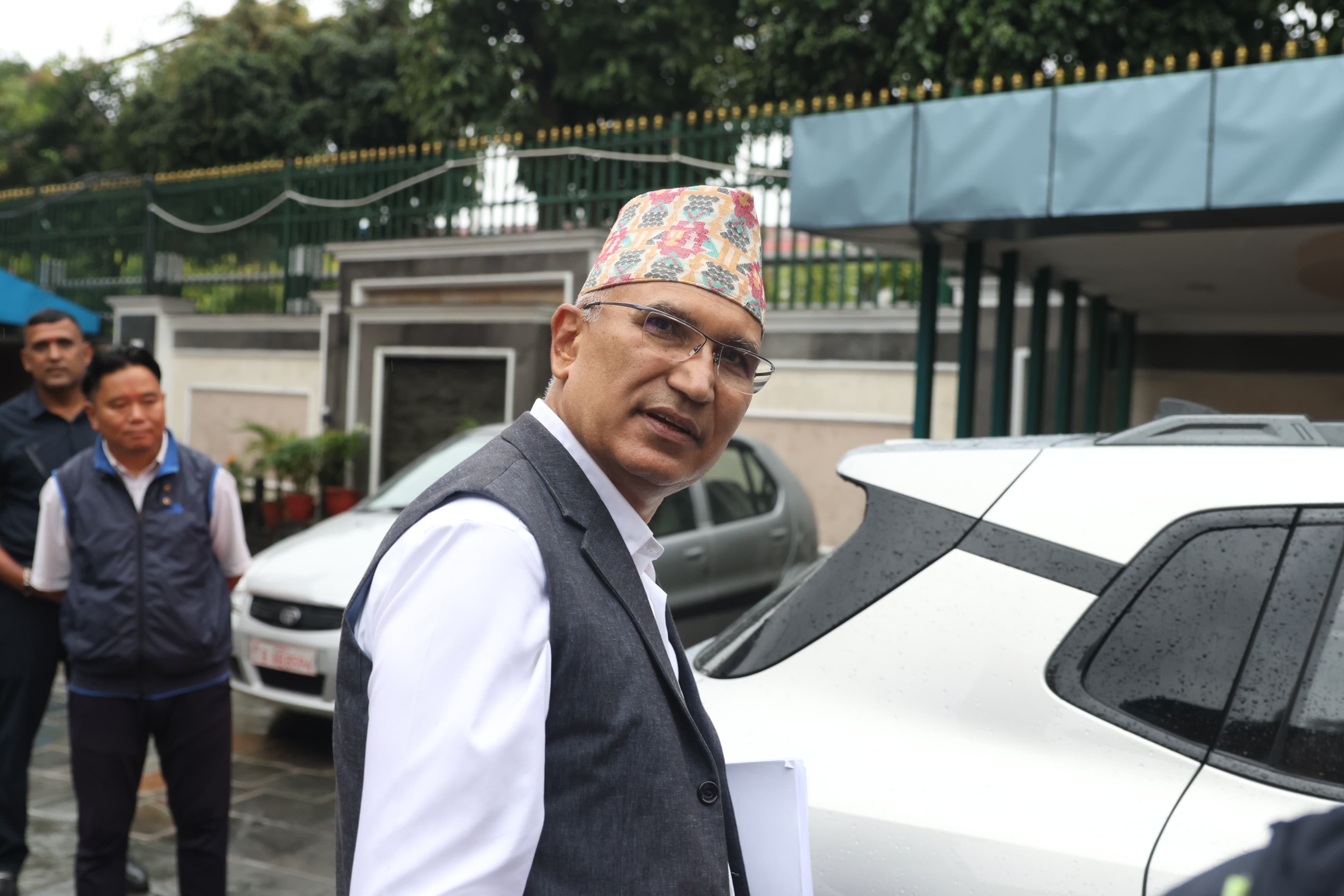 साउन २८ को तारिख लिएर घर हिँडे विष्णु पाैडेल [तस्वीरहरू]