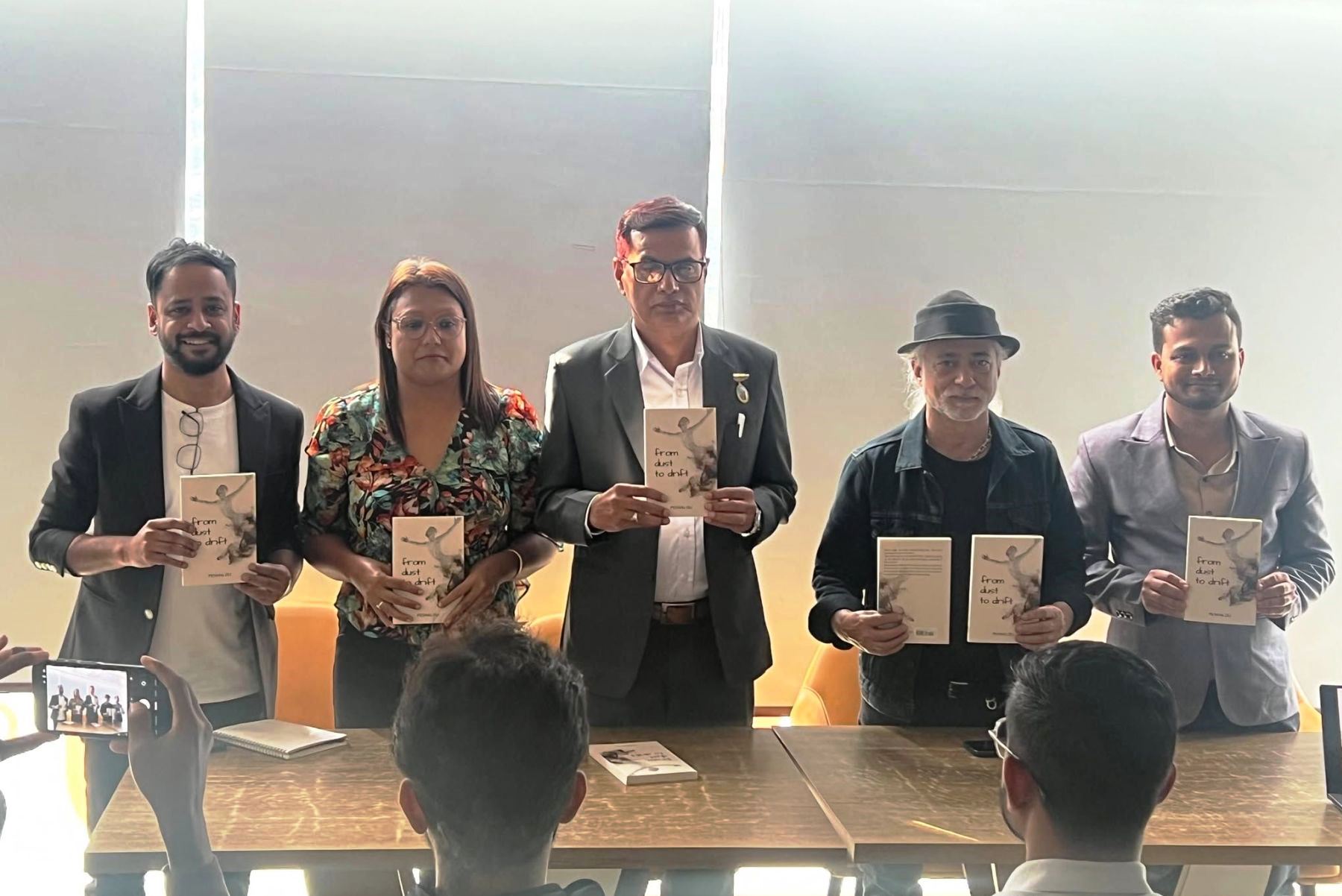 नेपाली लेखकले लेखेको अंग्रेजी भाषाको उपन्यास ‘फ्रम डस्ट टु ड्रिफ्ट’ सार्वजनिक