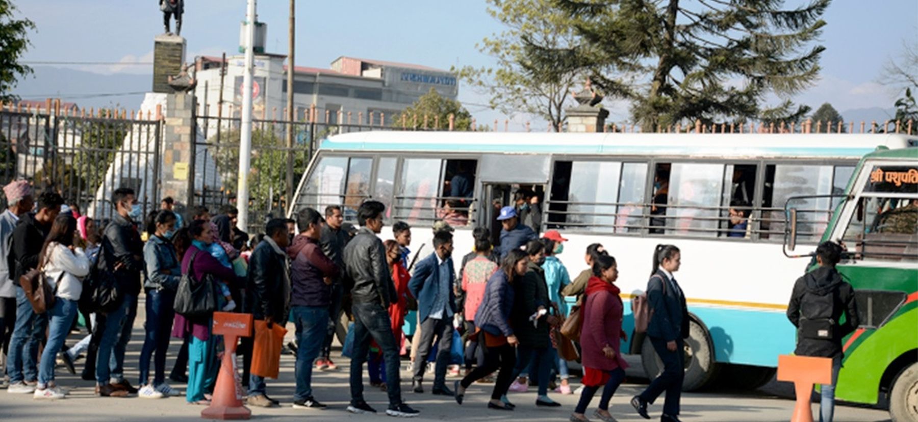 बाढीपहिरोले सडकहरू अवरुद्ध, दसैँको अग्रिम टिकट बुकिङ कहिले ?