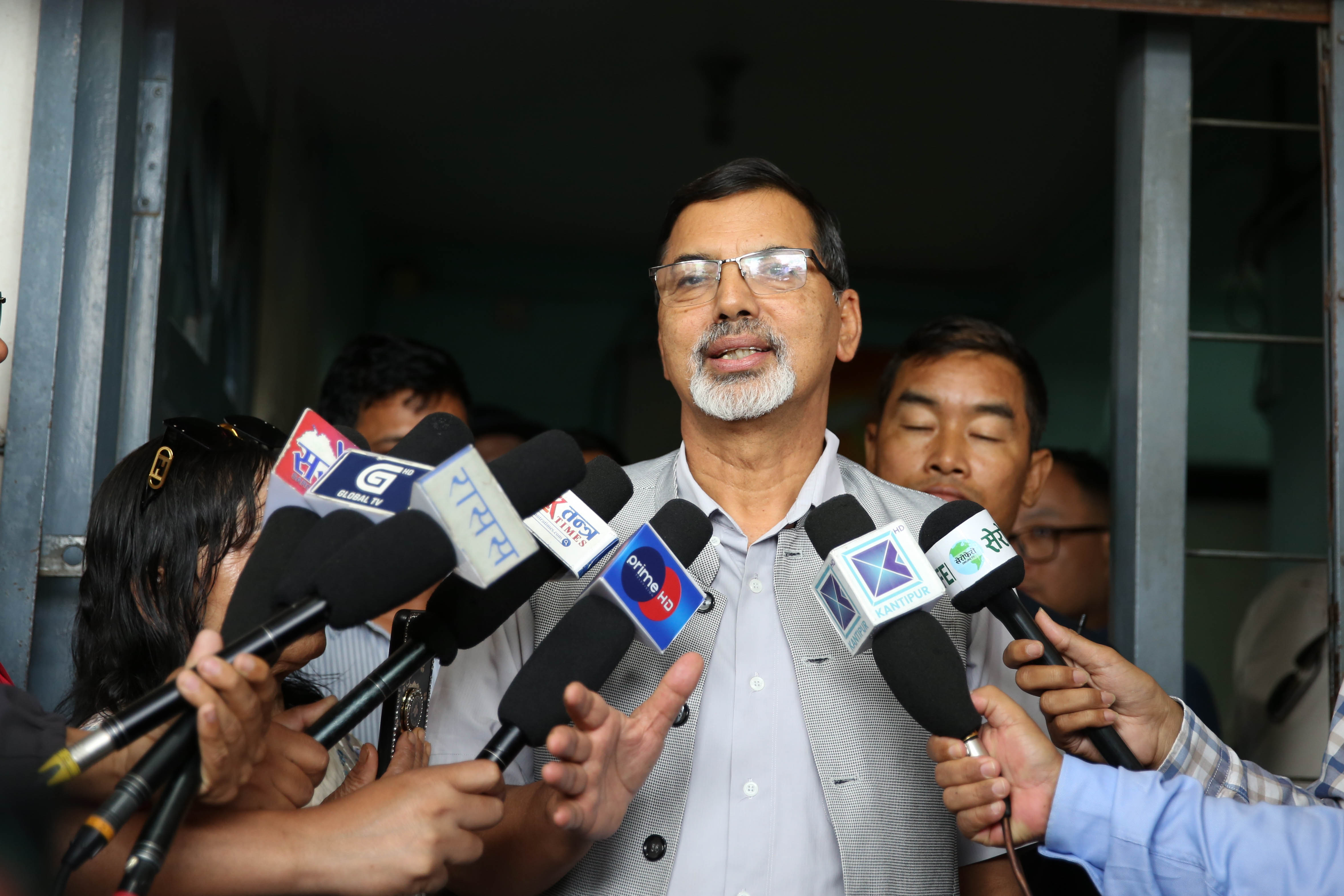 सिङ्‌गो पार्टीले भन्दा पनि आत्मालोचना गर्न तयार भएनन् जनार्दन, पहिले प्रचण्डले गर्नुपर्ने अडान