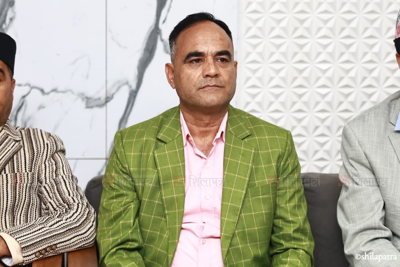 ३५ जना केन्द्रीय सदस्य नबसेर पार्टी एकताको पक्षमा उभिन्छौँ, बाँकीलाई सभापतिजीले मिलाउनुस् : नैनसिंह महर