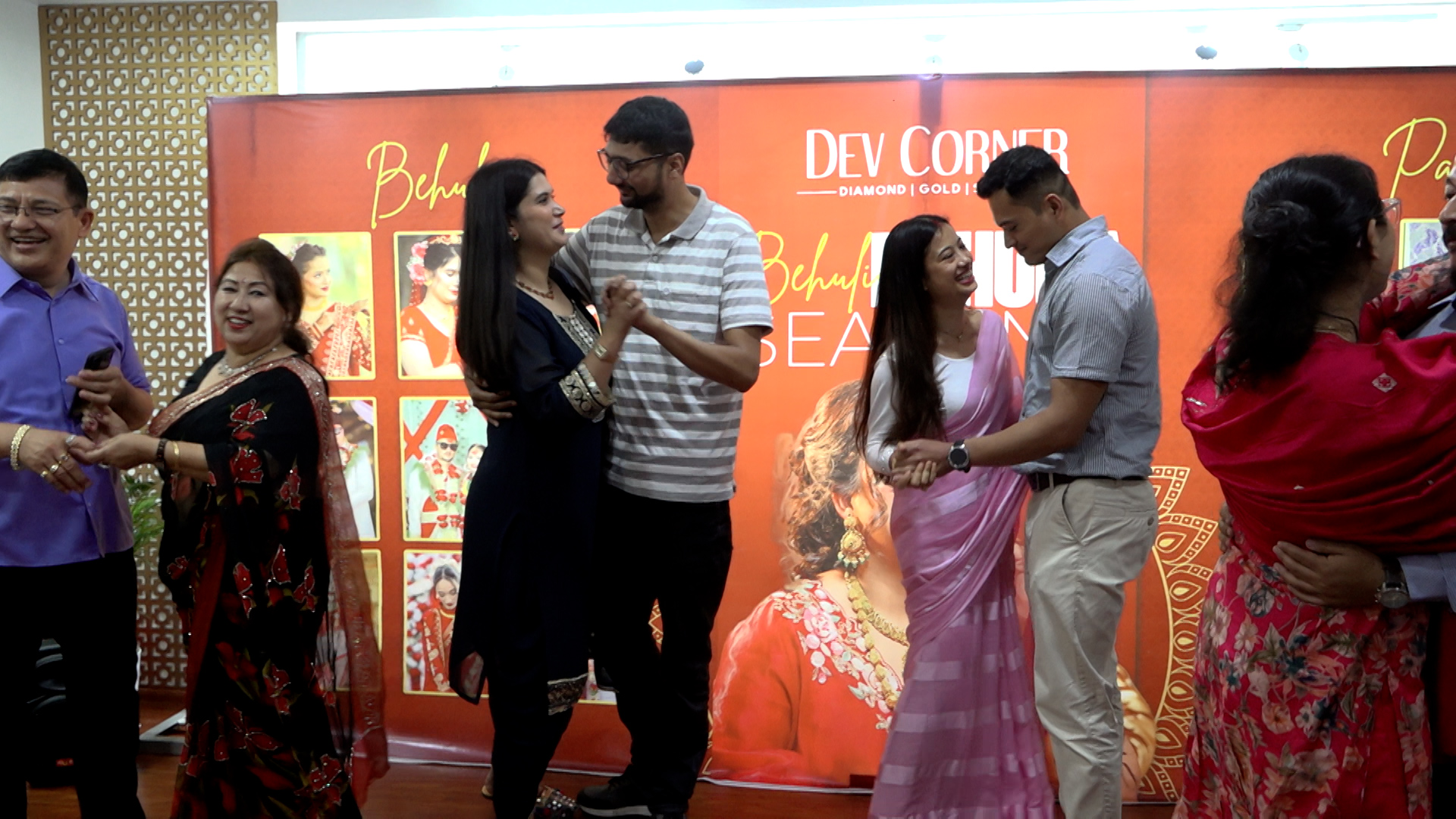 देव कर्नरको ४६औँ वार्षिकोत्सव : नवविवाहित जोडीलाई २४ क्यारेट सुनको लकेट पुरस्कार