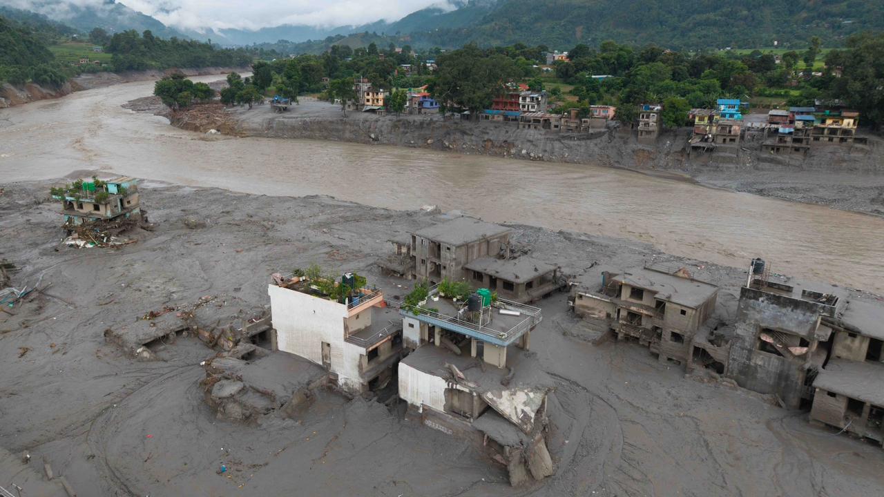वर्षाले होइन, हिम–चट्टान पहिरोपछि बनेको ताल फुट्दा आएको थियो भोटेकोसीमा विनाशकारी बाढी