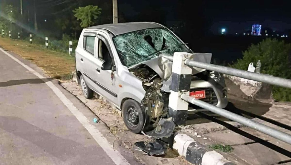 धनगढीमा कार दुर्घटना, तीन जना घाइते