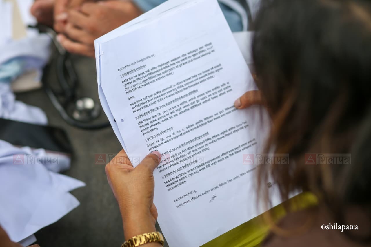 इन्टर्न चिकित्सकको निर्वाह भत्ता कार्यान्वयन गर्न डिल्ली हरिजन माग, फेरि आमरण अनशन बस्ने चेतावनी