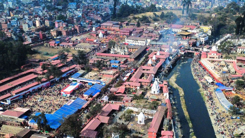 महाशिवरात्रिमा भक्तजनको भिड, यस्तो देखियो ड्रोनबाट पशुपतिनाथ क्षेत्र (तस्वीरहरू)