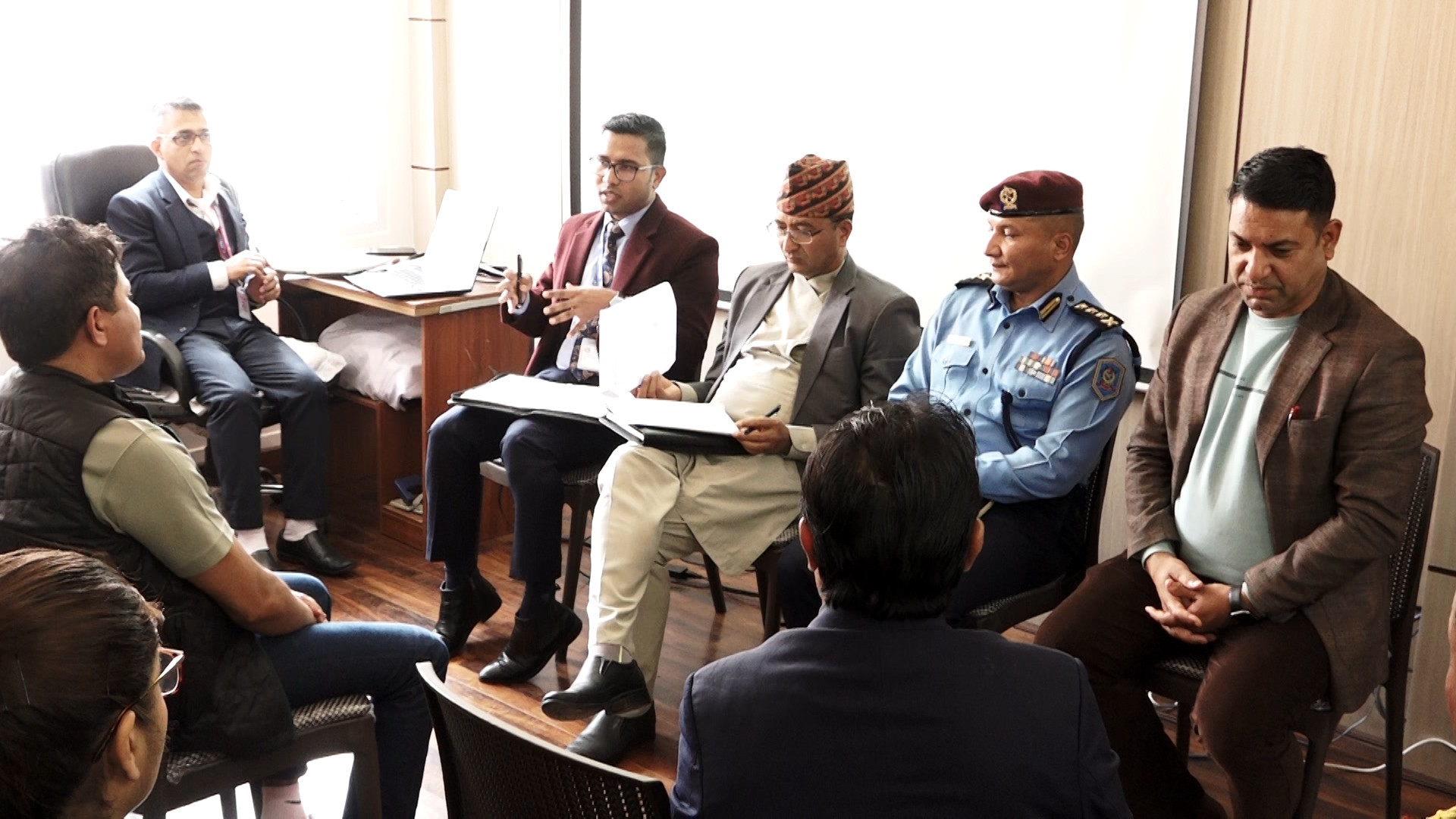 ठमेल र दरबारमार्ग क्षेत्रलाई चाैबिसै घण्टा खुलाउने तयारी, सीडीओले गरे सराेकारवालासँग छलफल