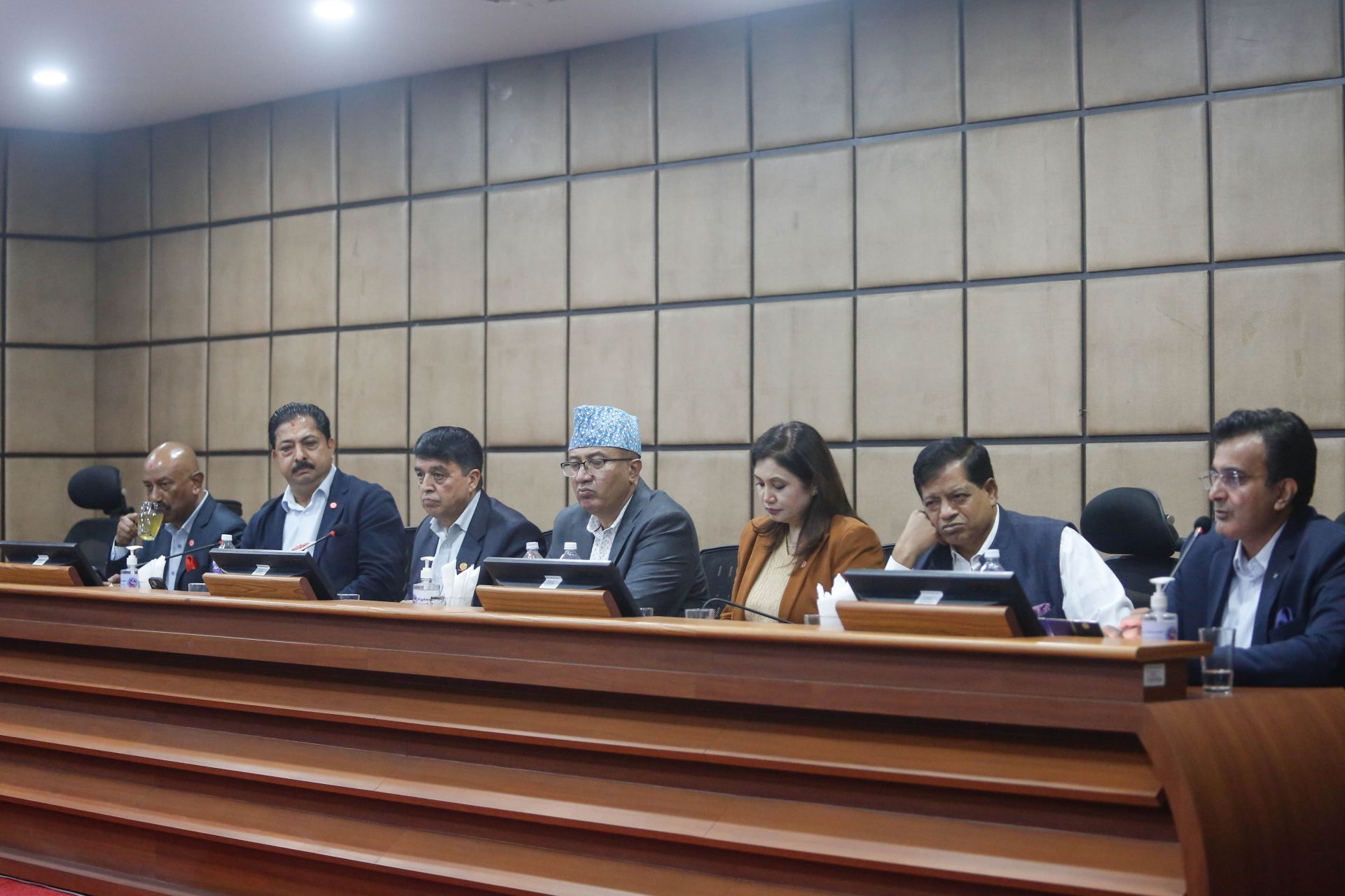 विद्युत् महसुलबारे उद्योगी भन्छन्– प्राधिकरणले विद्युत् जोडिदिए तत्काल चेक काट्‌न तयार छौँ