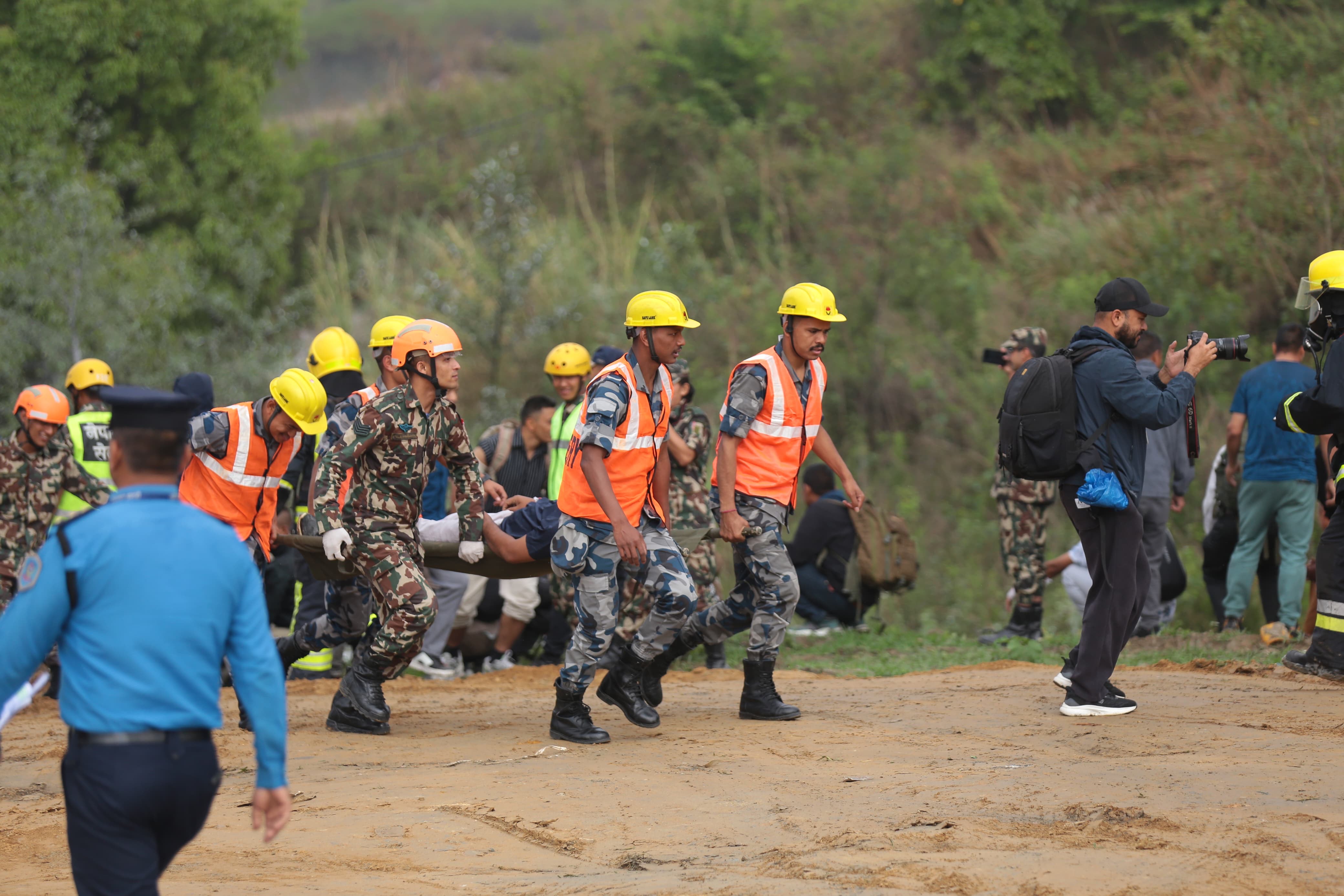 तस्वीरमा हेर्नुहाेस् त्रिभुवन अन्तर्राष्ट्रिय विमानस्थलमा आपत्‌कालीन उद्धार अभ्यास