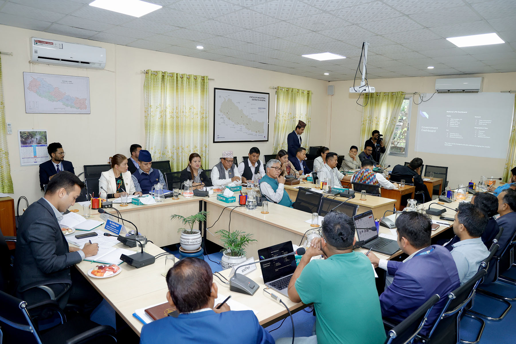ग्यास सिलिन्डरमा ट्रयाकिङ प्रणाली लागू गर्न संसदीय समितिको निर्देशन