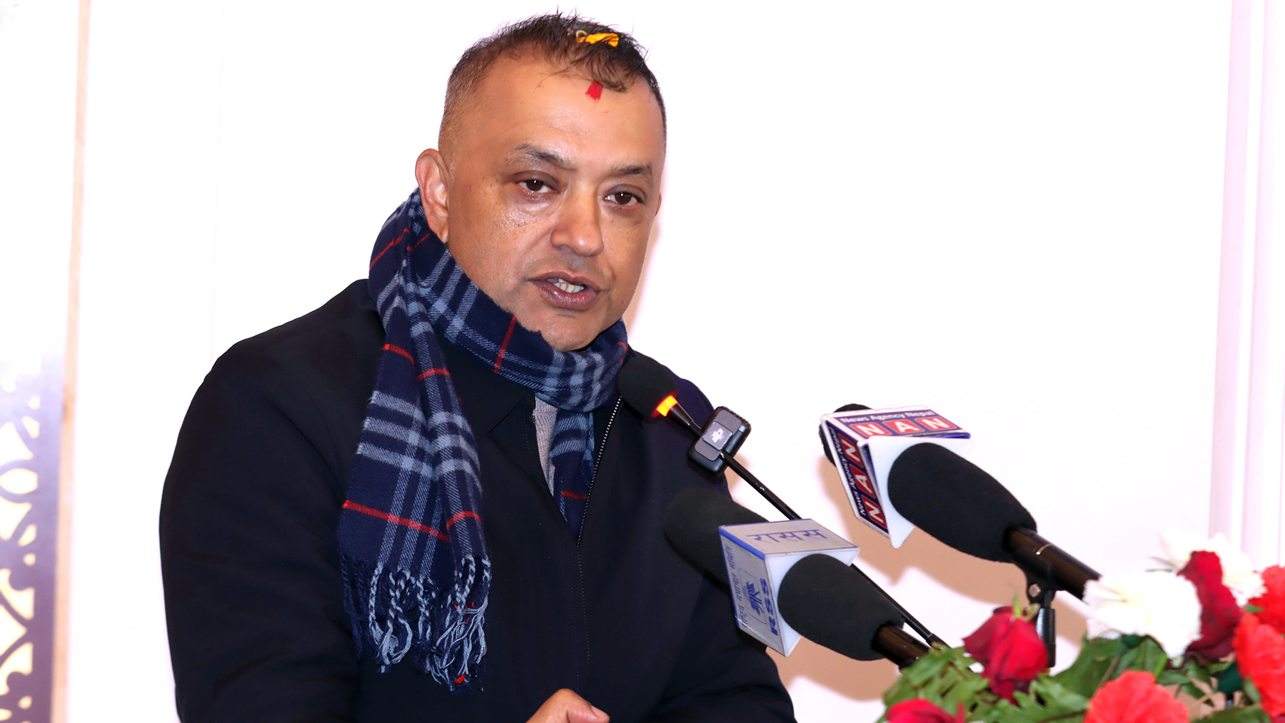 गगन थापाको कपडा लगाएर चोर उनकै खाटमा सुतेपछि...