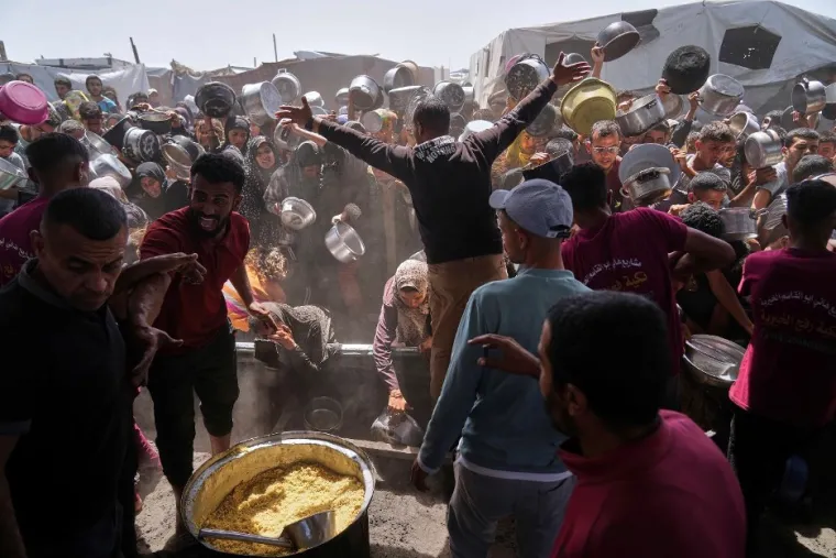 गाजामा पत्रकारहरू भोकभोकै तड्पिँदै: इजरायली मिडिया नै लेख्छन्– होलोकस्टभन्दा कम भएन
