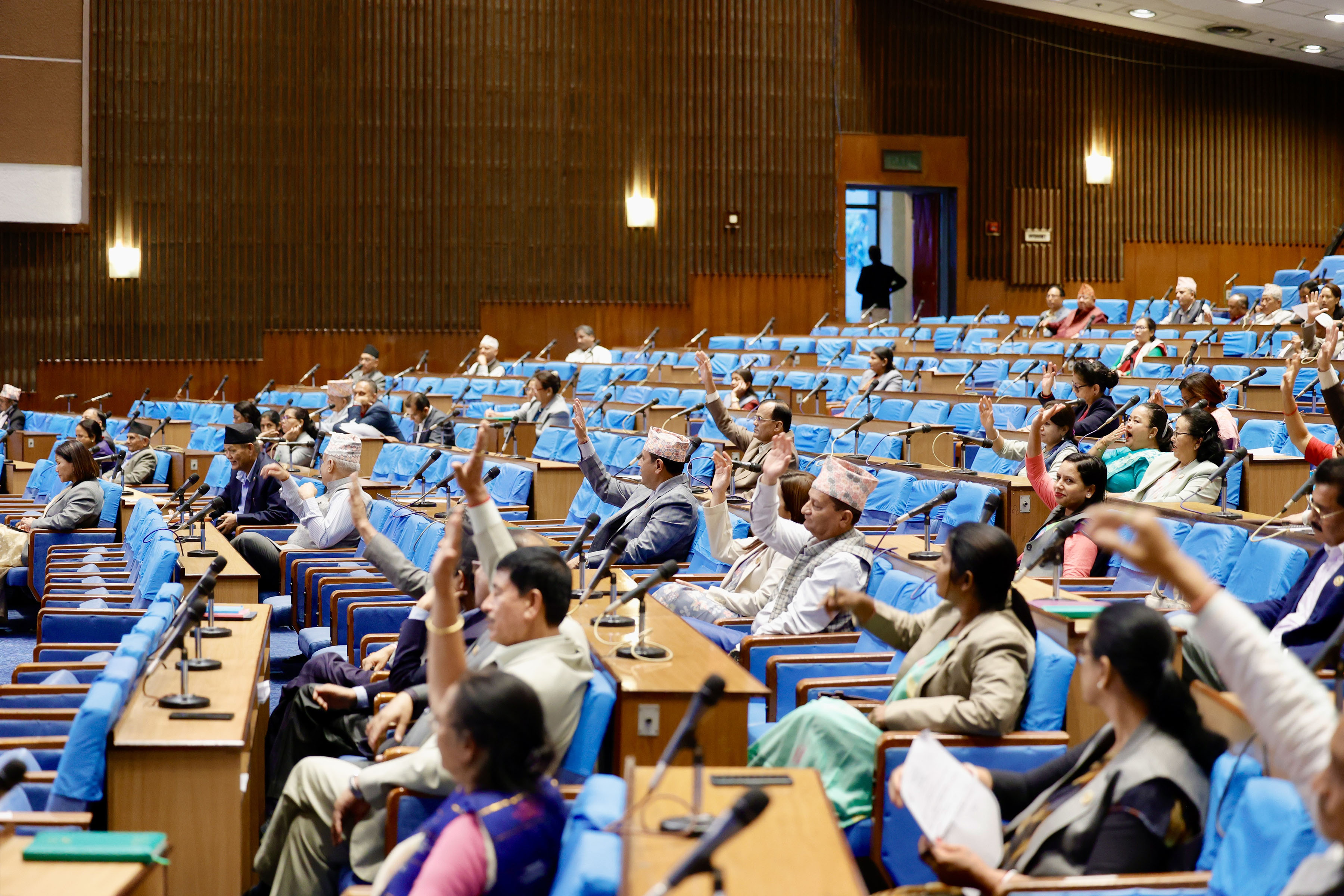 कुलिङ पिरियडदेखि कर्मचारीले लोक सेवा पढाउन नपाउनेसम्म, यस्ता छन् निजामती विधेयकका १२ नयाँ व्यवस्था