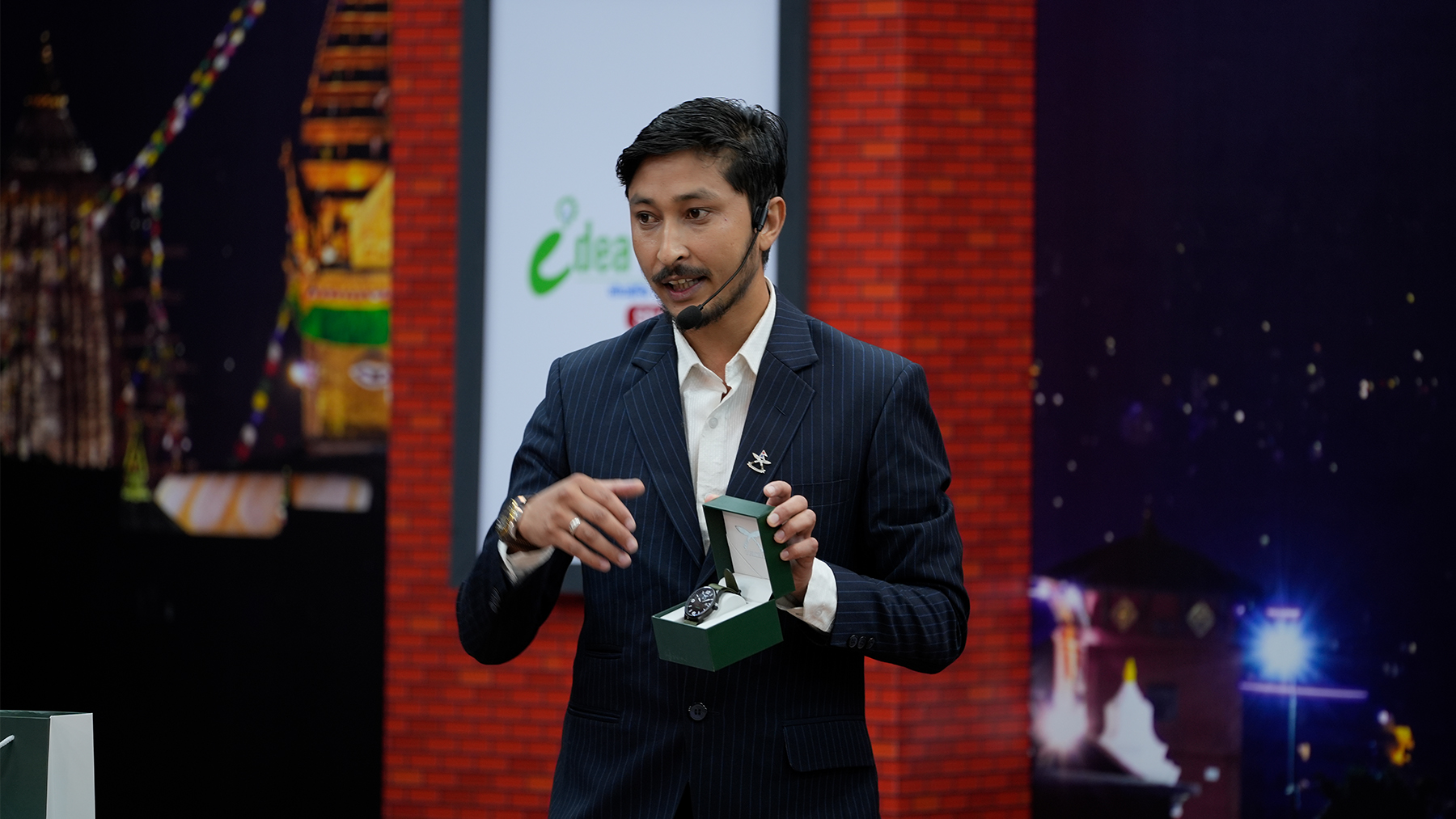 परदेशीलाई देशसँग जोडिरहेको घडी ‘गोर्खा वाच’ (भिडियोसहित)