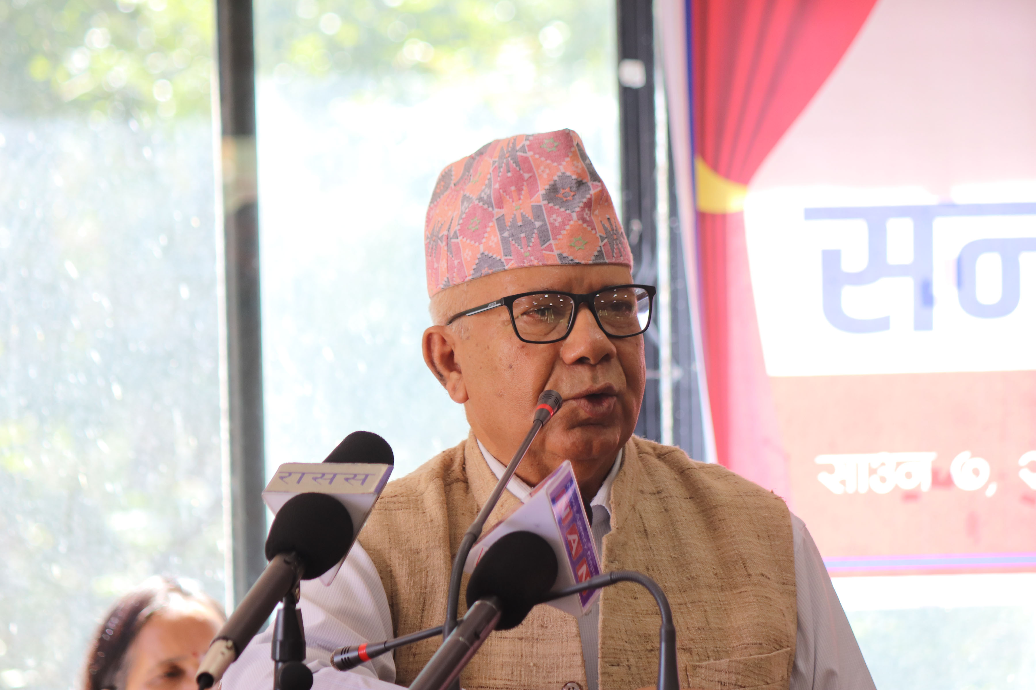 कसैले चाहँदैमा हाम्रो पार्टीको अस्तित्व समाप्त हुँदैन: माधव नेपाल