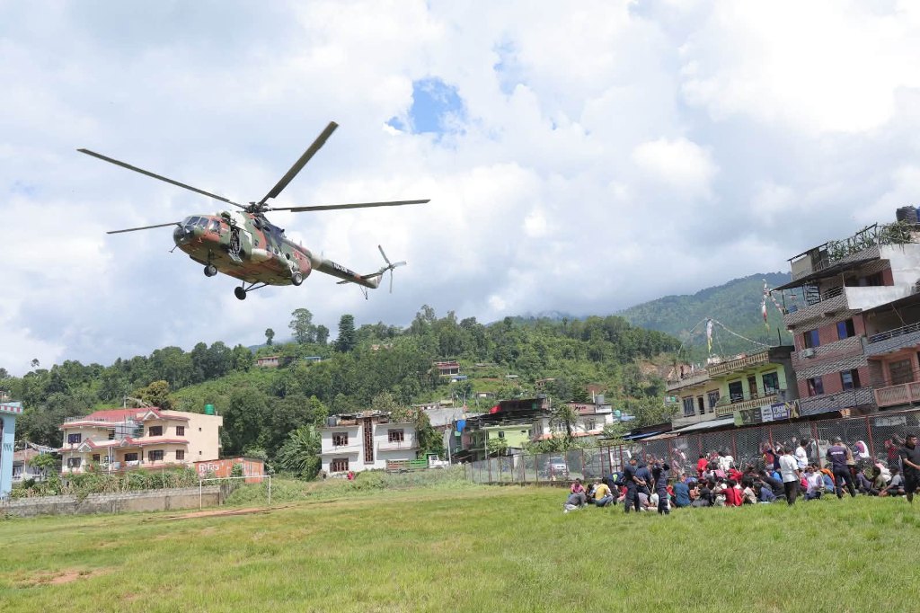 खोज तथा उद्धारमा खटिएका हेलिकाेप्टरका लागि निगमले ४० हजार लिटर इन्धन पठायो