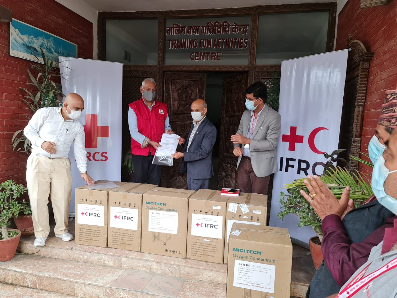 आईएफआरसीद्वारा नेपाल रेडक्रसलाई एक सय थान अक्सिजन कन्सन्ट्रेटर सहयोग