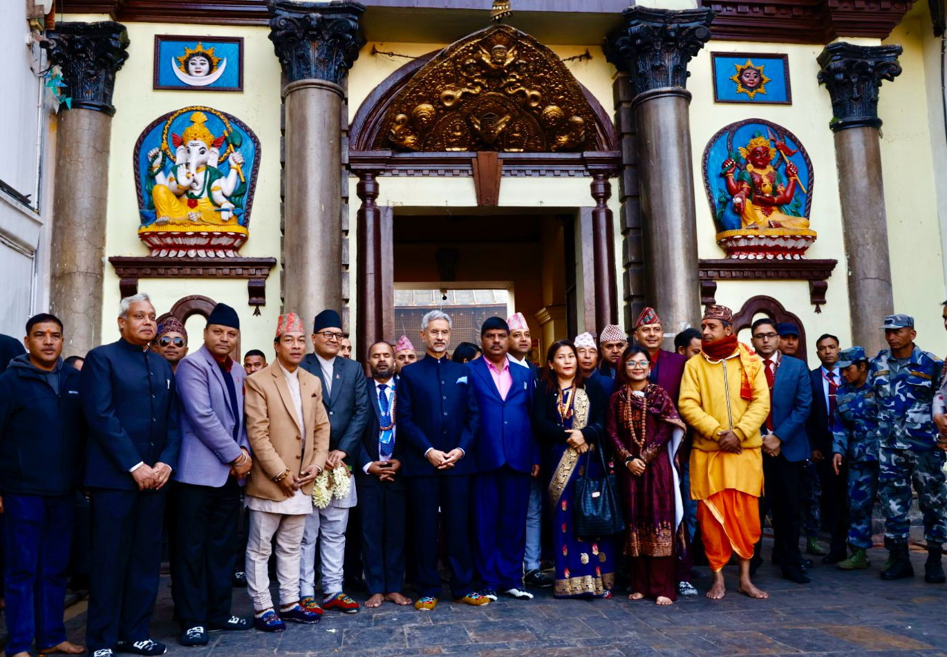 भारतीय विदेशमन्त्रीद्वारा पशुपतिनाथ मन्दिरमा पूजा