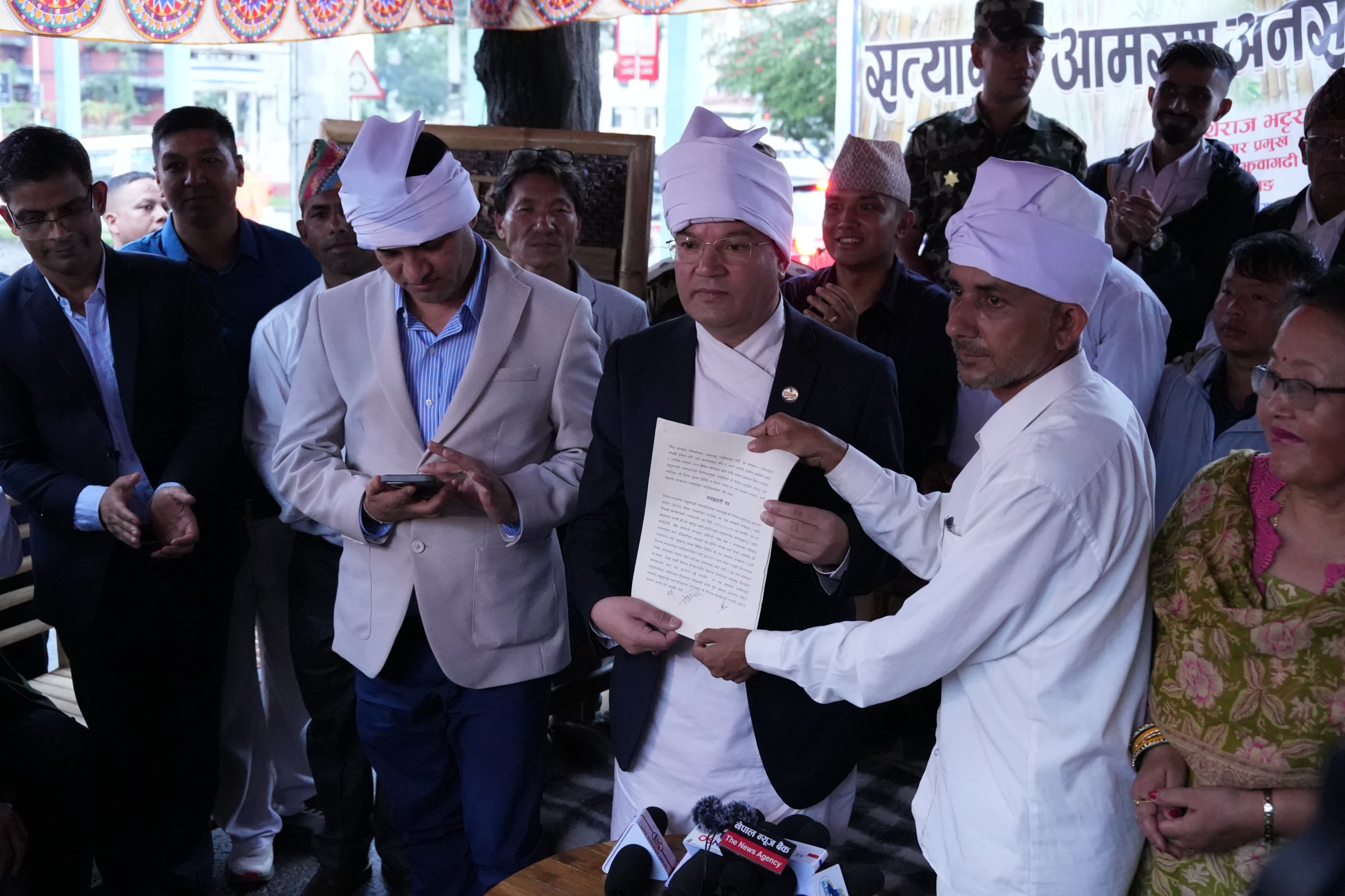 दिक्तेलका मेयरले तोडे अनशन