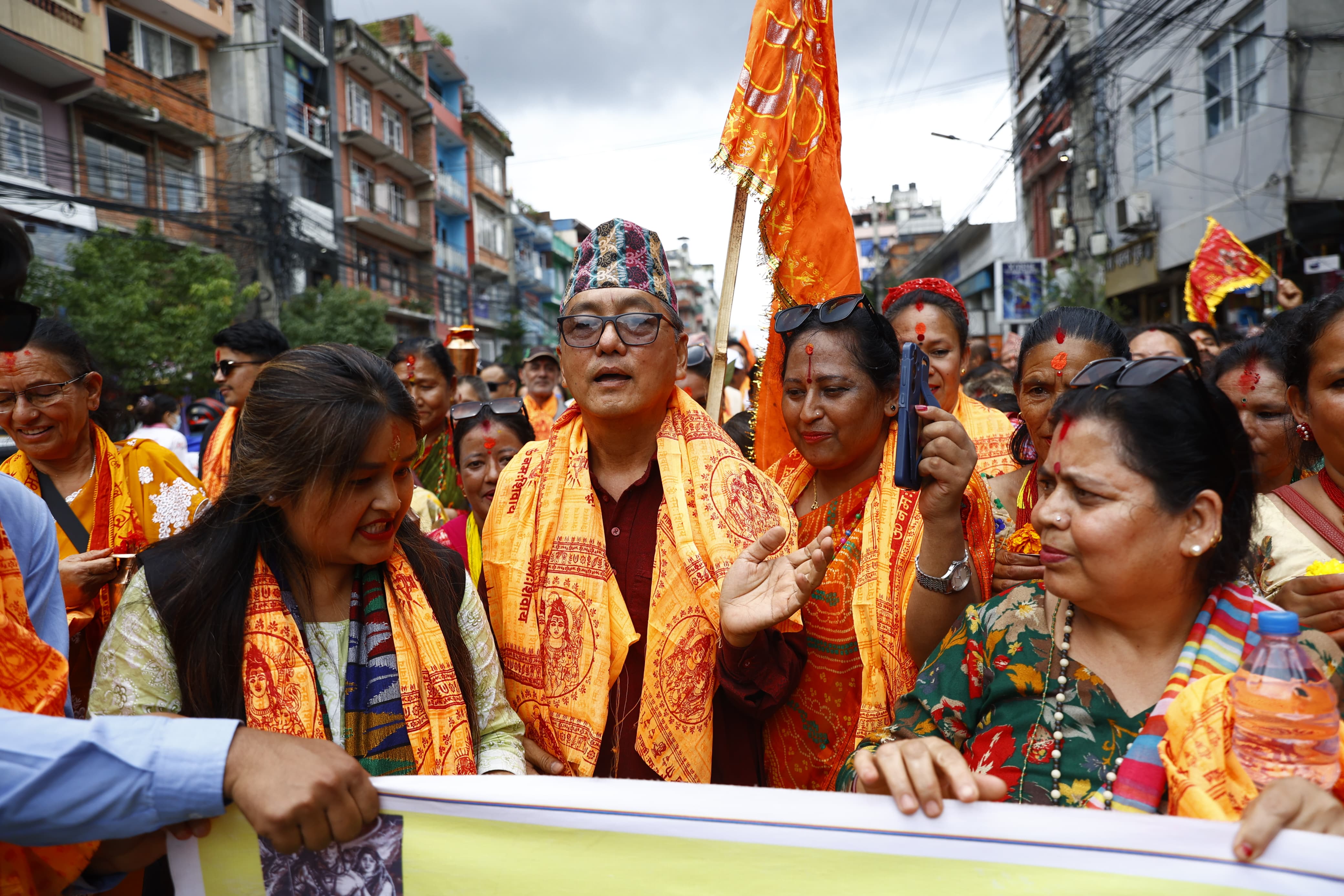 हिन्दु राष्ट्रको माग गर्दै काठमाडौंमा ‘साउन पैदल यात्रा’ [तस्वीरहरू]