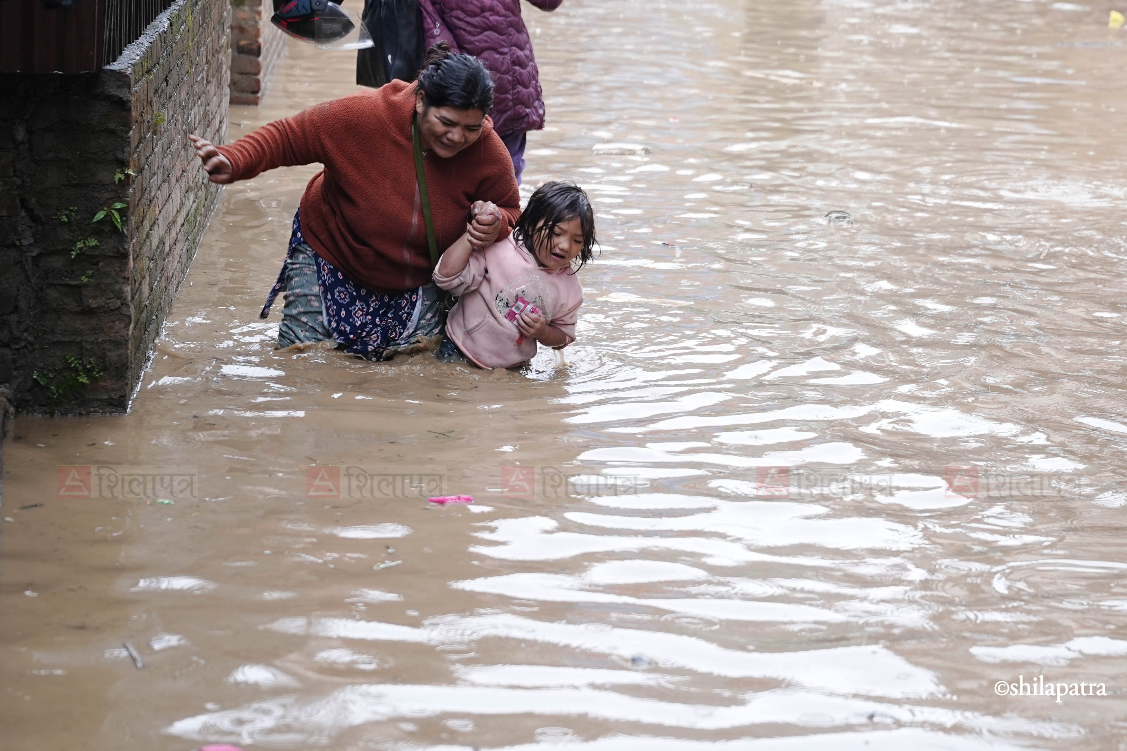 ढल व्यवस्थापन नहुँदा इमाडोल जलमग्न (तस्वीरहरू)