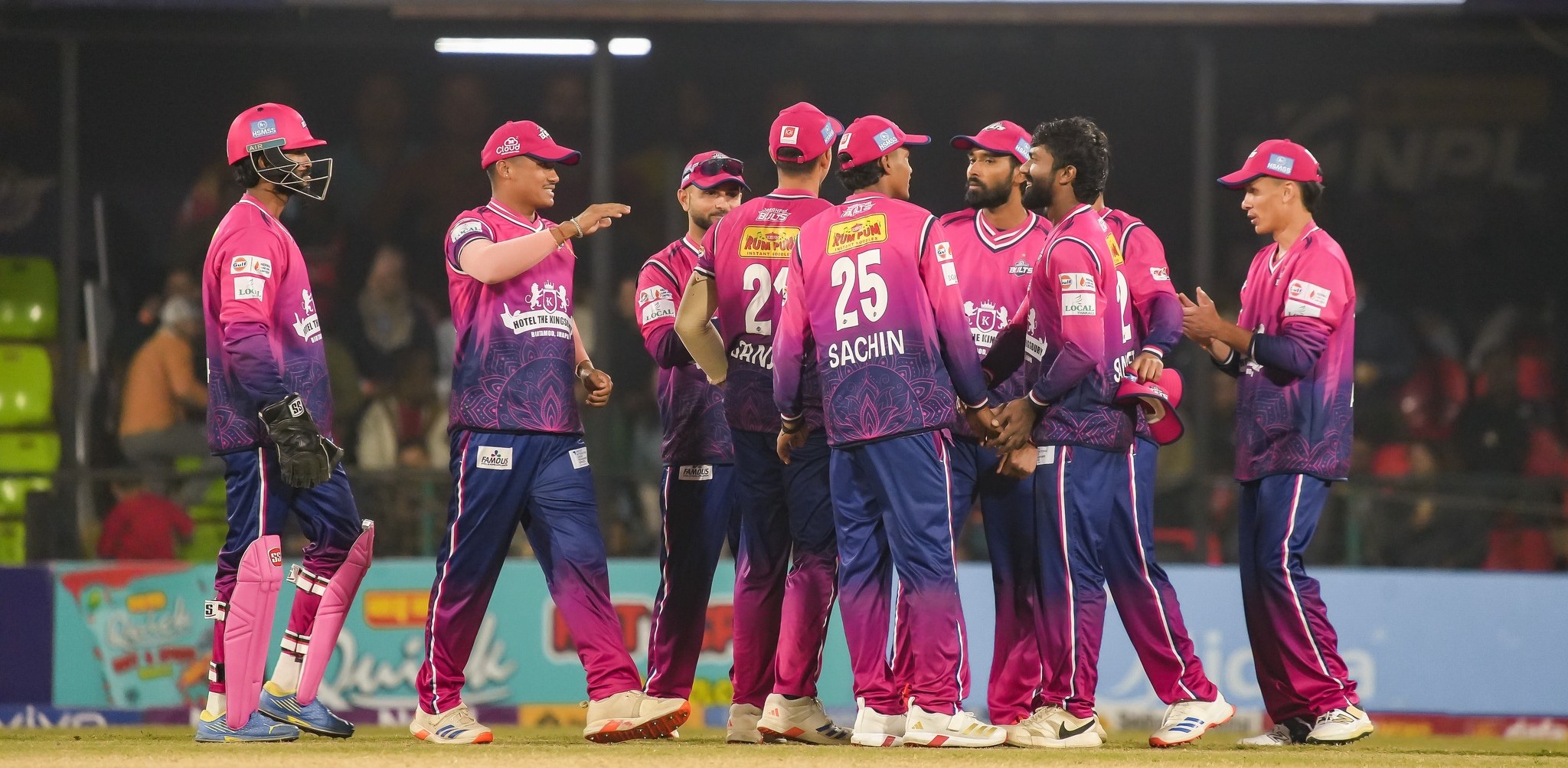 कर्णाली याक्सविरुद्ध टस जितेर बलिङ गर्दै जनकपुर बोल्ट्स