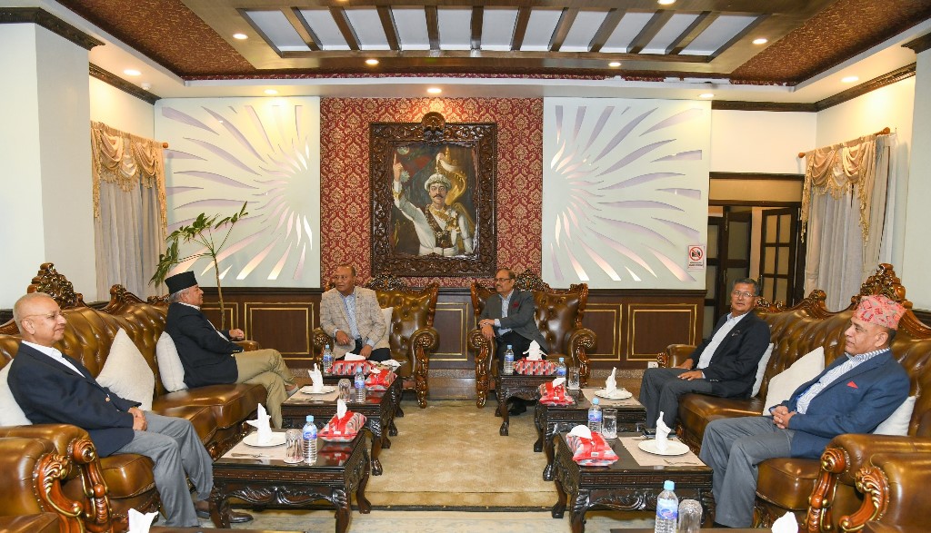 जंगीअड्डामा प्रधानसेनापति र पूर्व प्रधानसेनापतिहरूबीच छलफल