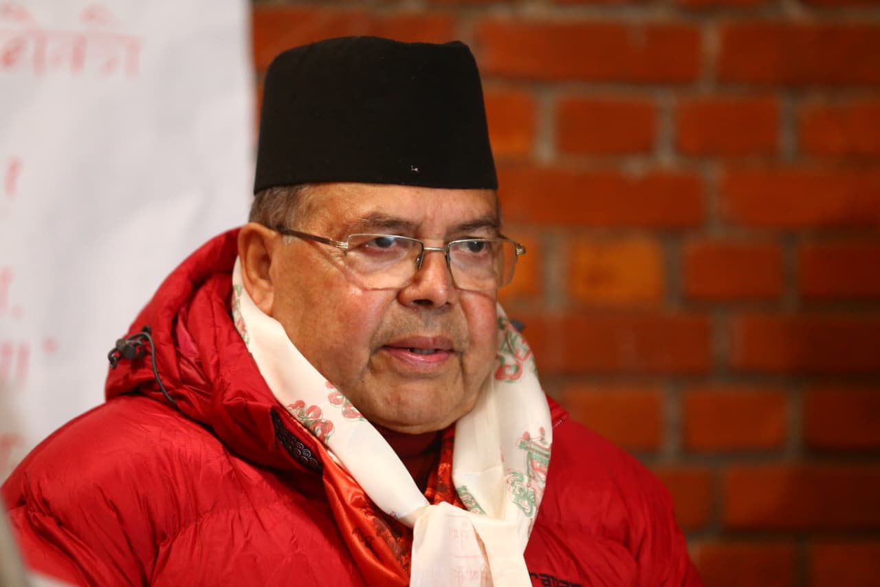 हरिबोललाई कारबाही गरेपछि प्रचण्डसँग रिसाए झलनाथ, सार्वजनिक गरे पार्टीभित्रको असन्तुष्टि