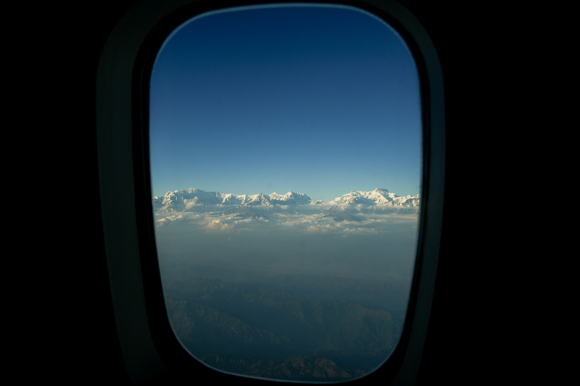 माउन्टेन फ्लाइट : आकाशमै हिमालसँग मौन संवाद !