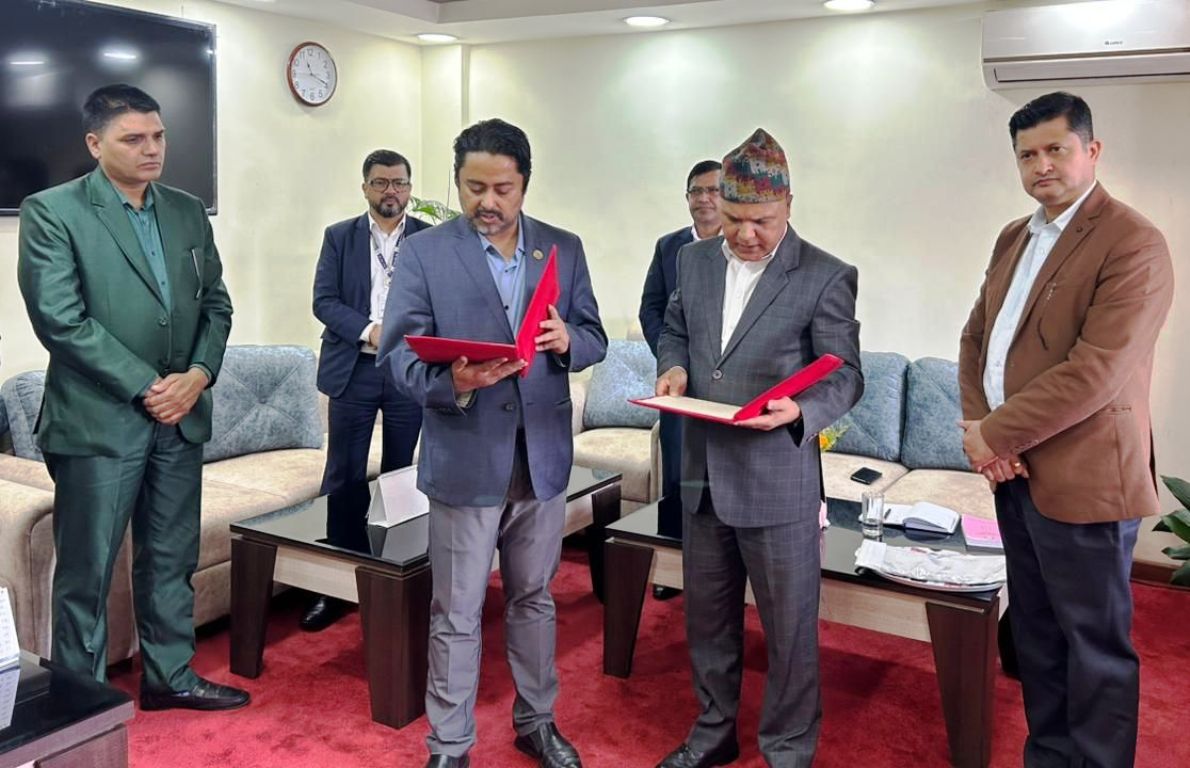 कामना सेवा विकास बैंकका नवनिर्वाचित अध्यक्ष सुदीप आचार्यले लिए शपथ
