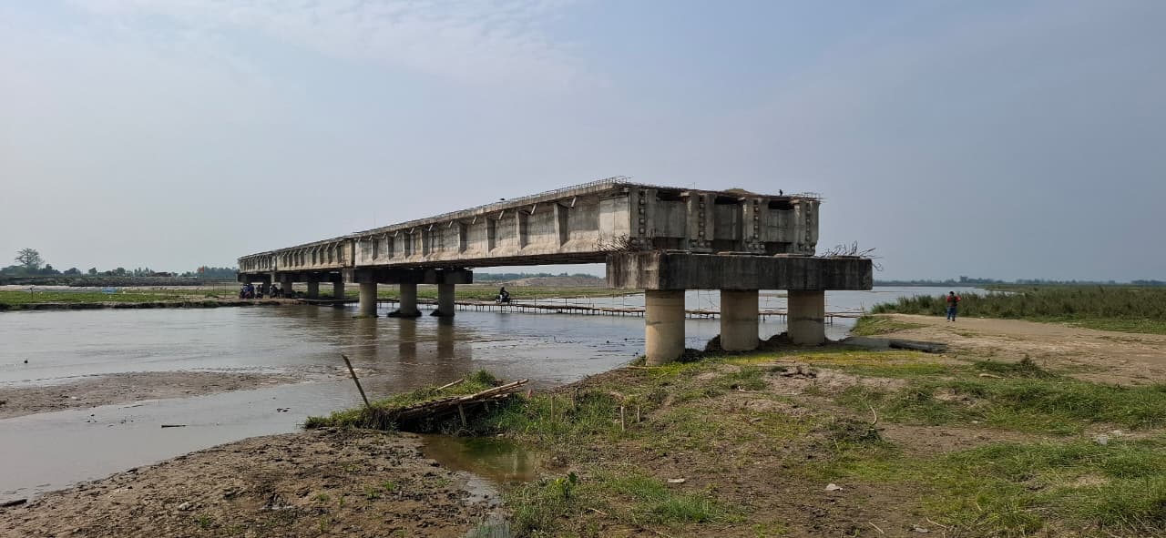 १४ वर्षदेखि अलपत्र कनकाई पुलको ठेक्का लगाउन माग