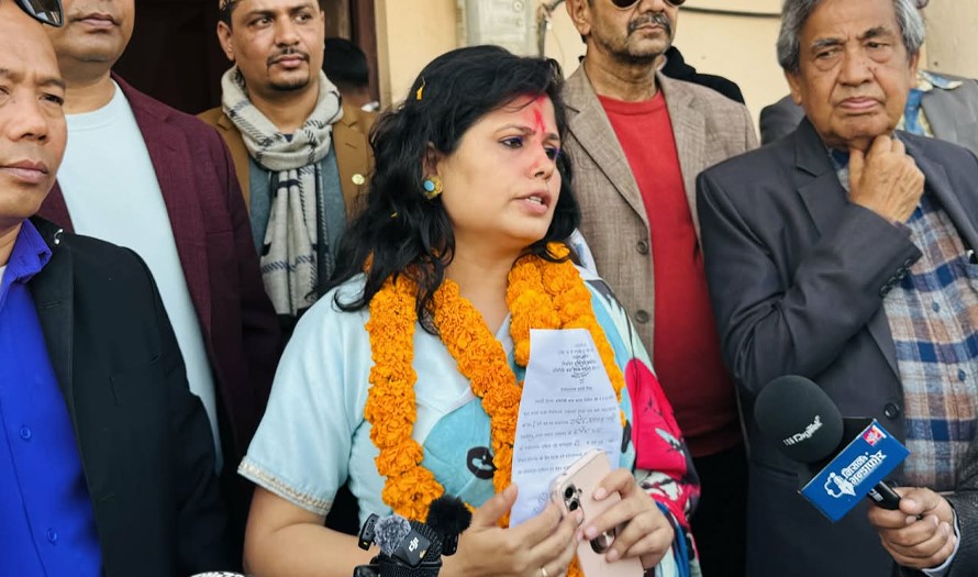 अमेरिकाको ग्रिनकार्डधारी पूर्वगृहमन्त्रीकी छोरीले फिर्ता लिइन् उम्मेदवारी