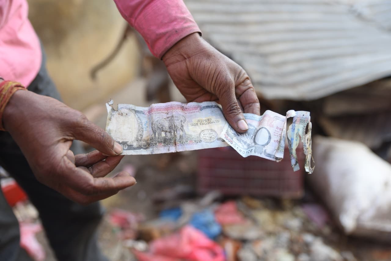 रानीबारीका कवाडी संकलन केन्द्रमा काठमाडाैं महानगरको डोजर (तस्वीरहरू)