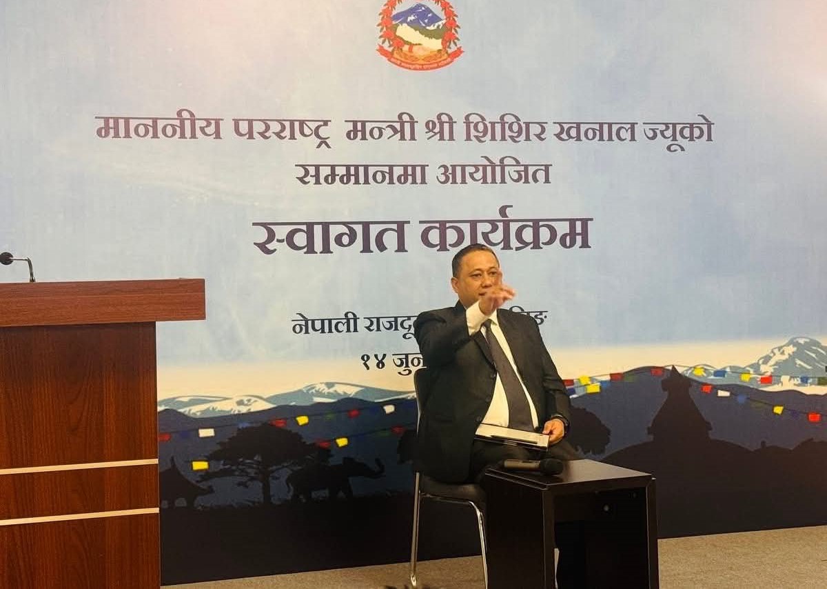 बेइजिङ दूतावासमा परराष्ट्रमन्त्री खनालको स्वागत