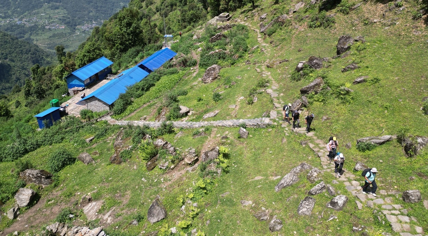 चन्दा उठाएर बनाइयो २७ किलोमिटर लामो पदमार्ग
